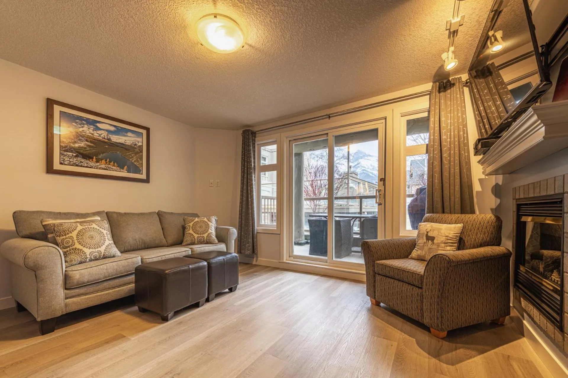 Mountain View One Bedroom Vacation Suite - WindTower 119