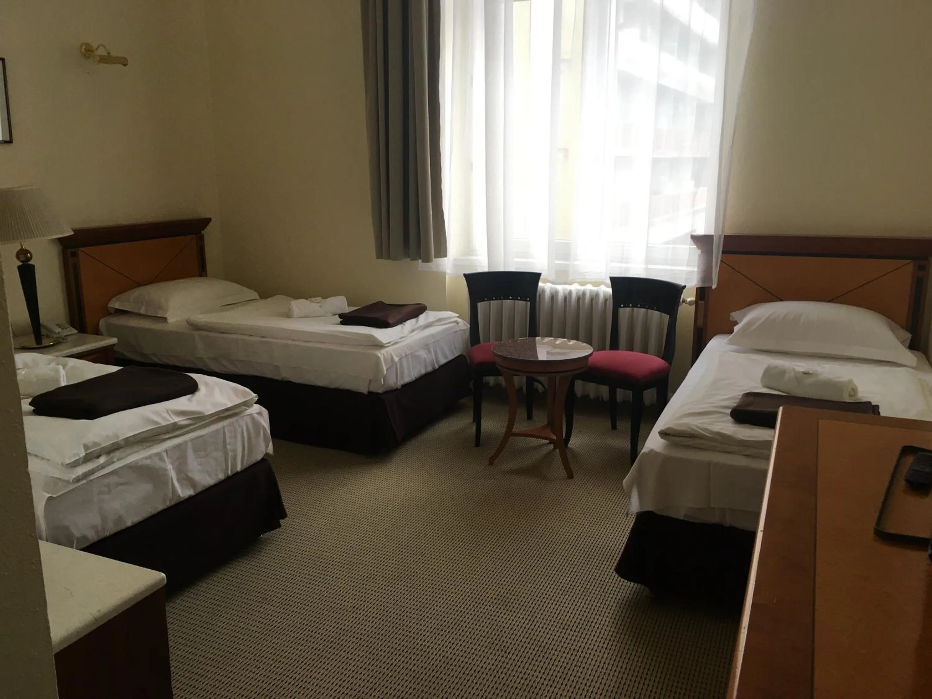 Property building, Bed in Hotel Centrál