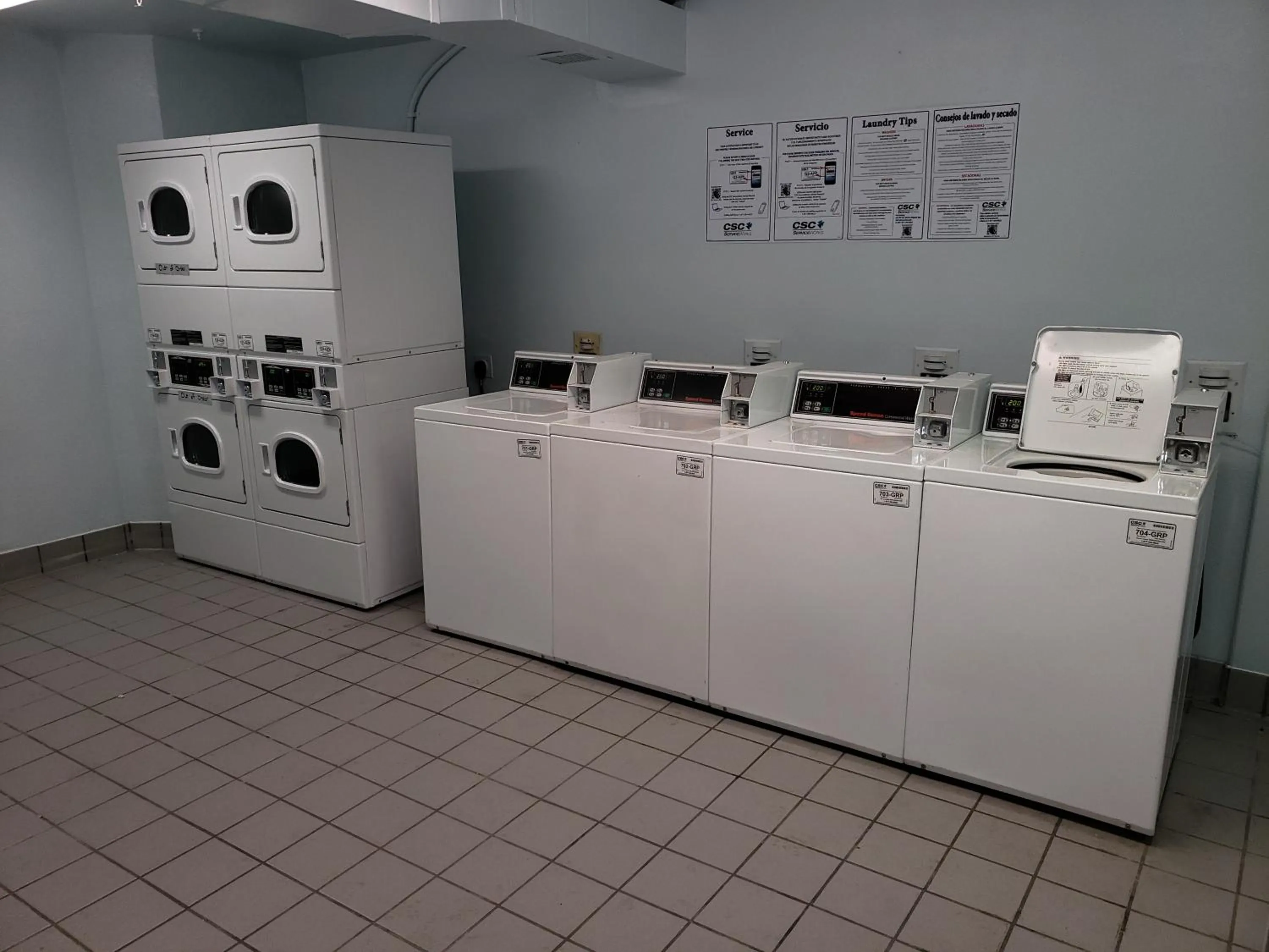 Area and facilities in Denver North Hotel