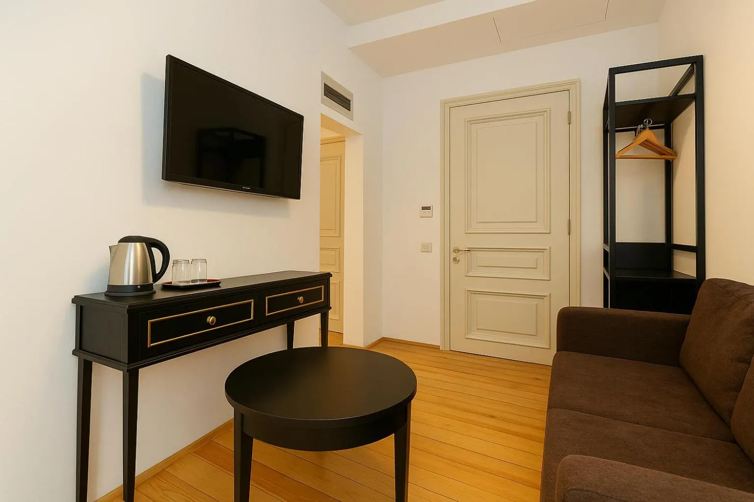 TV and multimedia in Taksim Istiklal Street Kamilbey Hotel