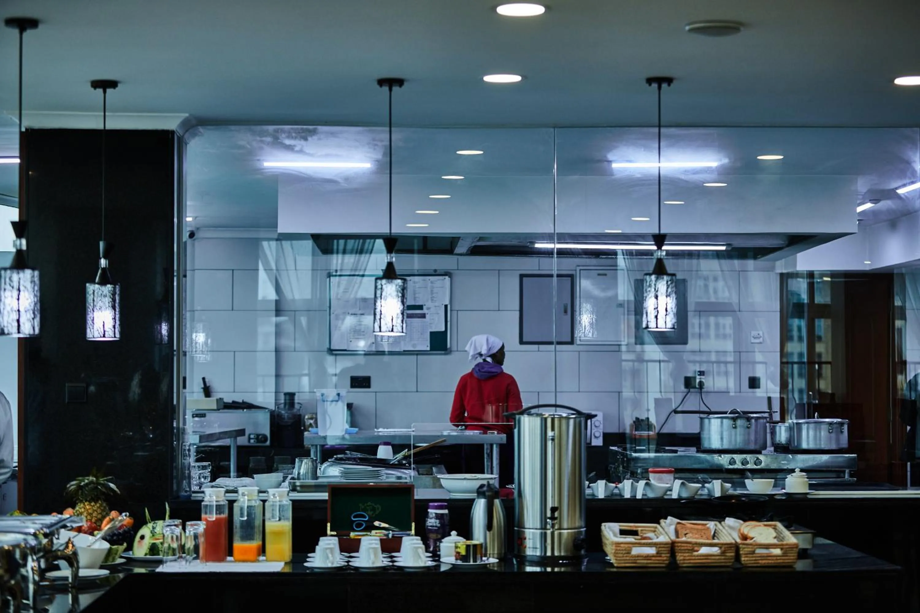 Restaurant/places to eat in seven skies hotel