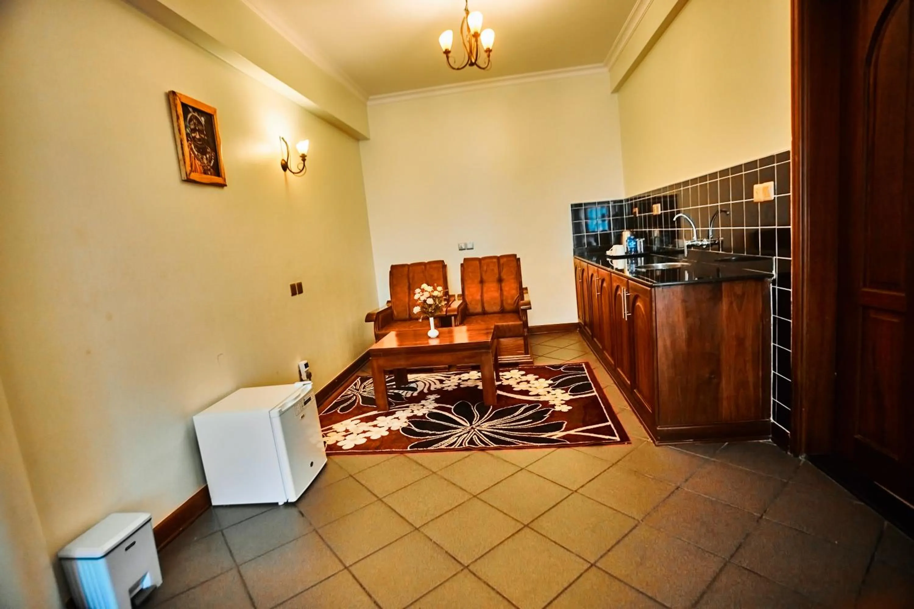 Kitchen or kitchenette in seven skies hotel