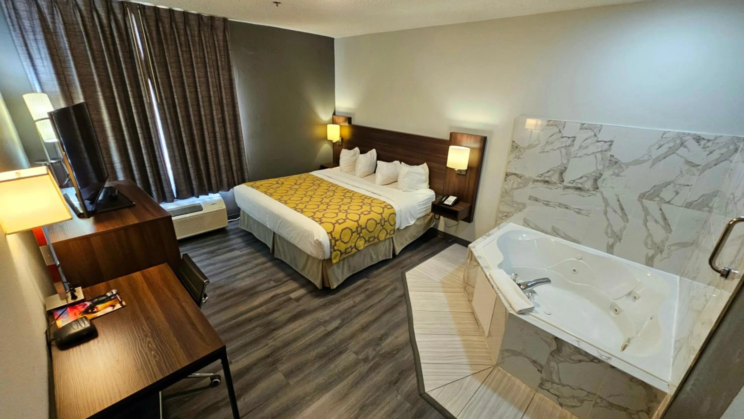 Bed in Baymont by Wyndham Chicago/Calumet City