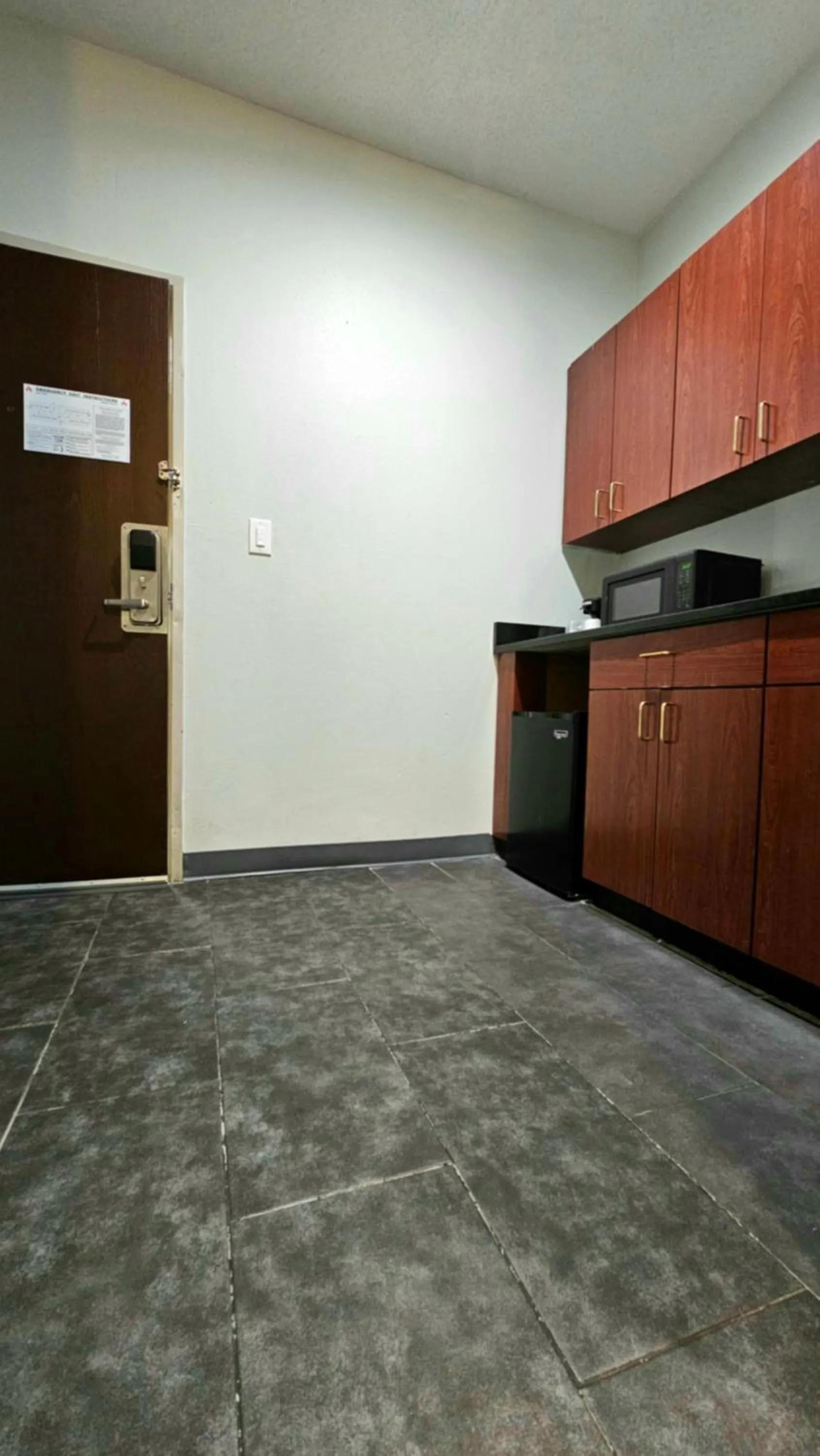 Kitchen or kitchenette in Baymont by Wyndham Chicago/Calumet City