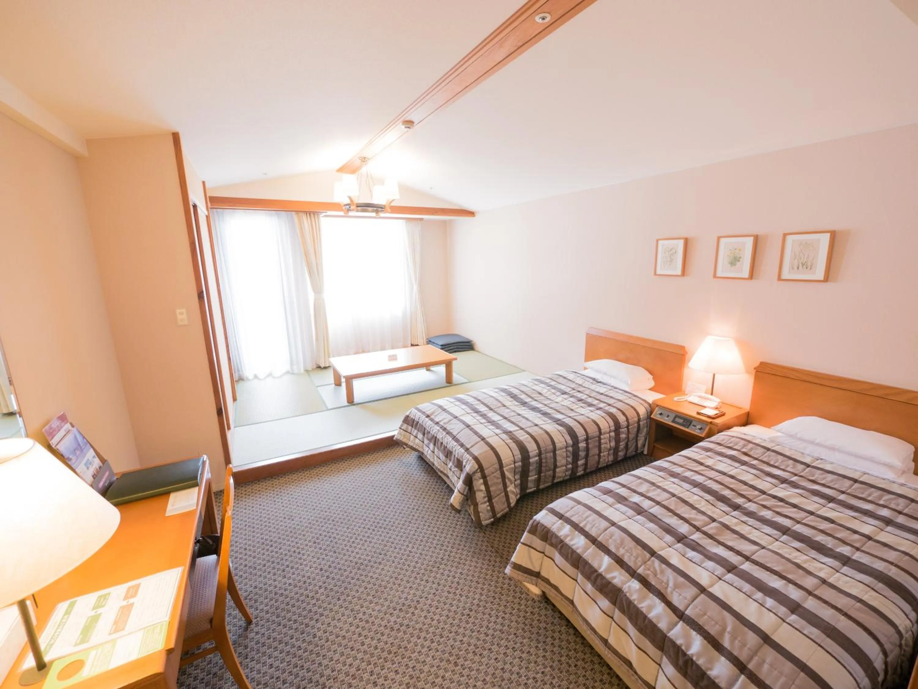 Photo of the whole room, Bed in Hotel Harvest Skijam Katsuyama