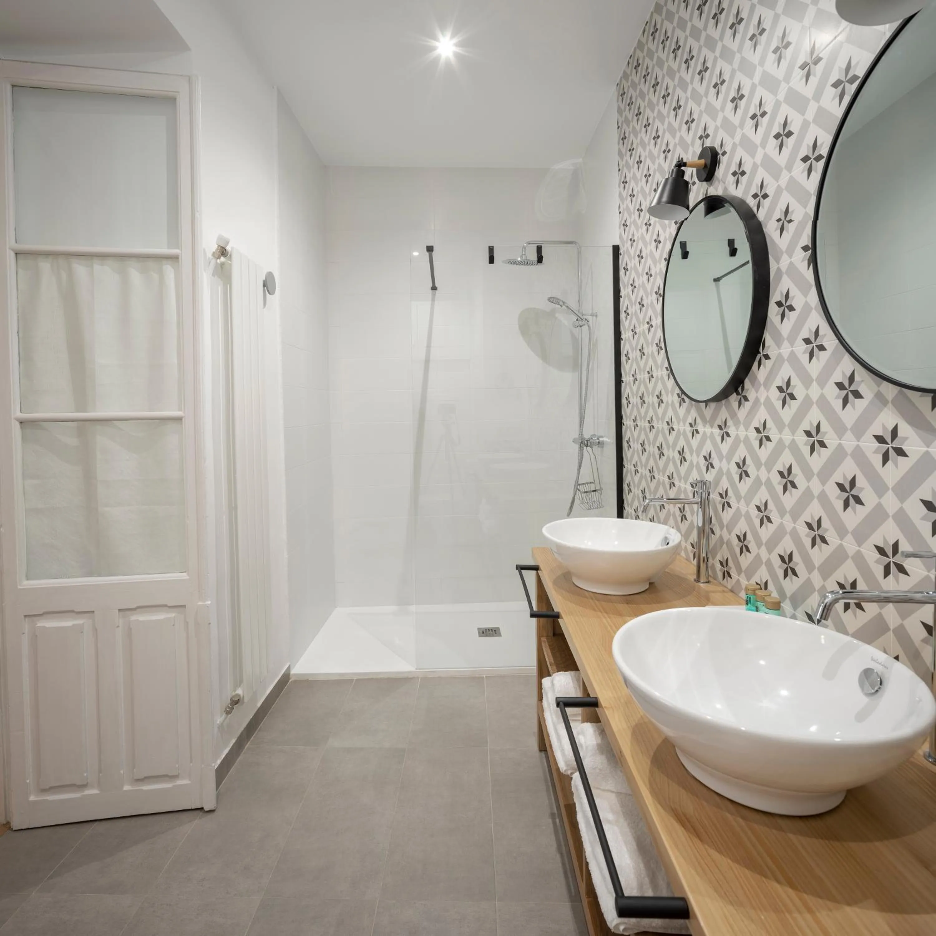 Other in PETRONILA 1881