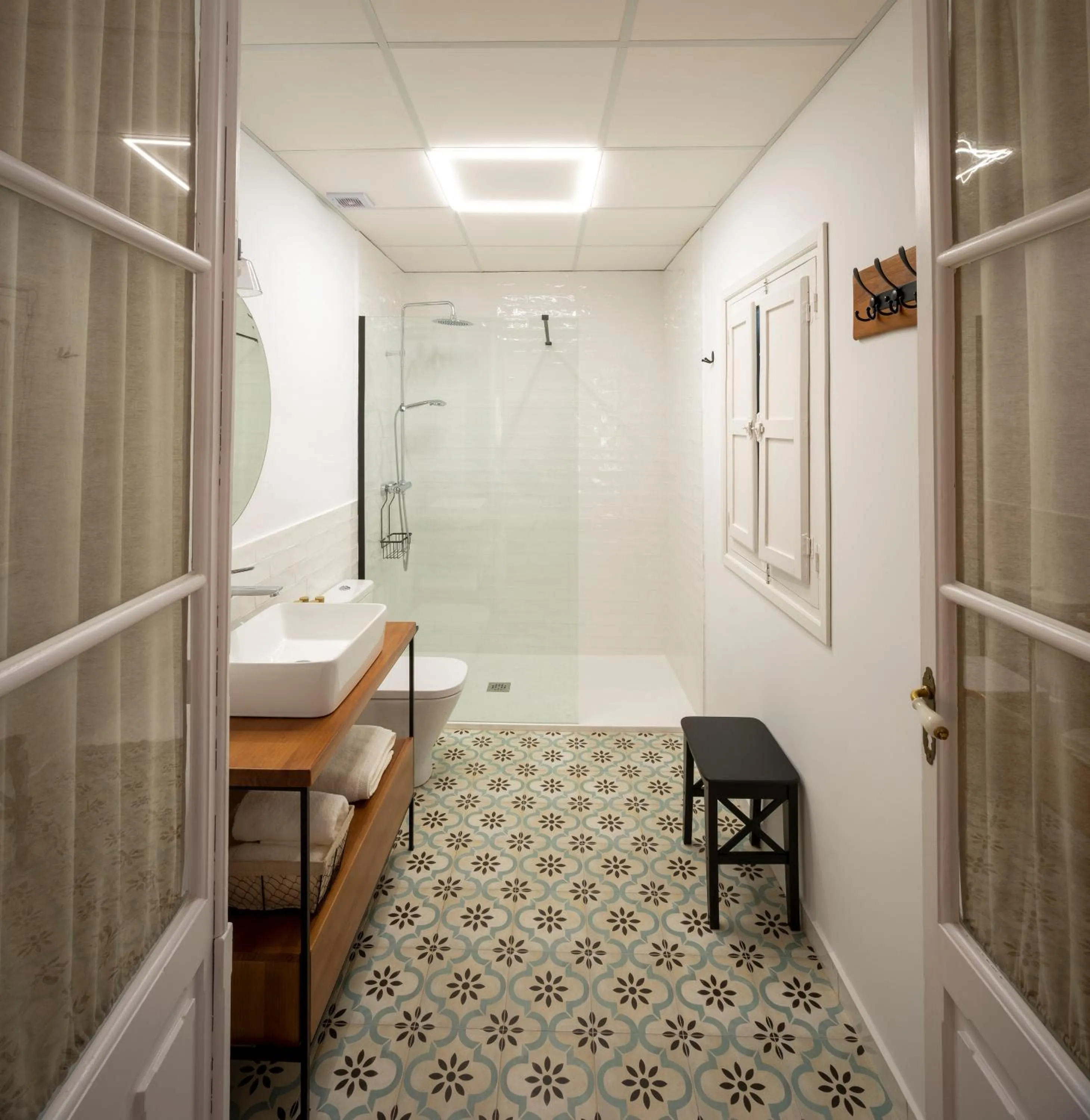 Bathroom in PETRONILA 1881