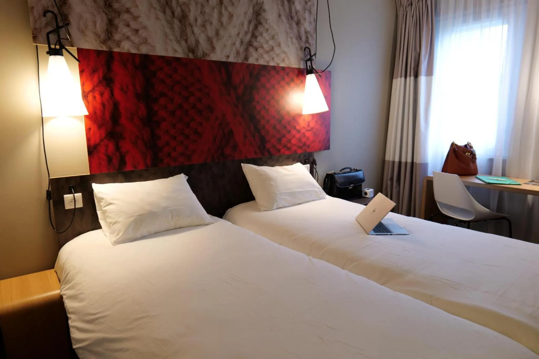 Bedroom, Bed in ibis Moulins