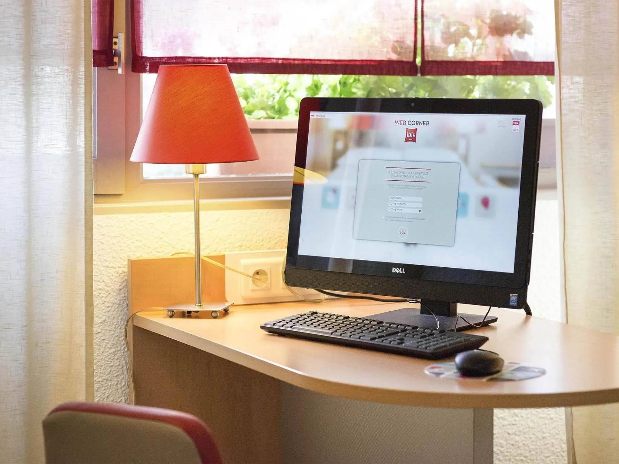 Lounge or bar in ibis Moulins