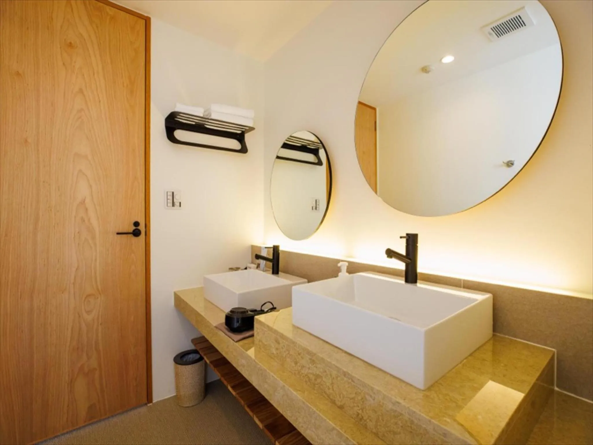 Bathroom, Bed in ADAN RESORT Sky Villa Luxury Suite