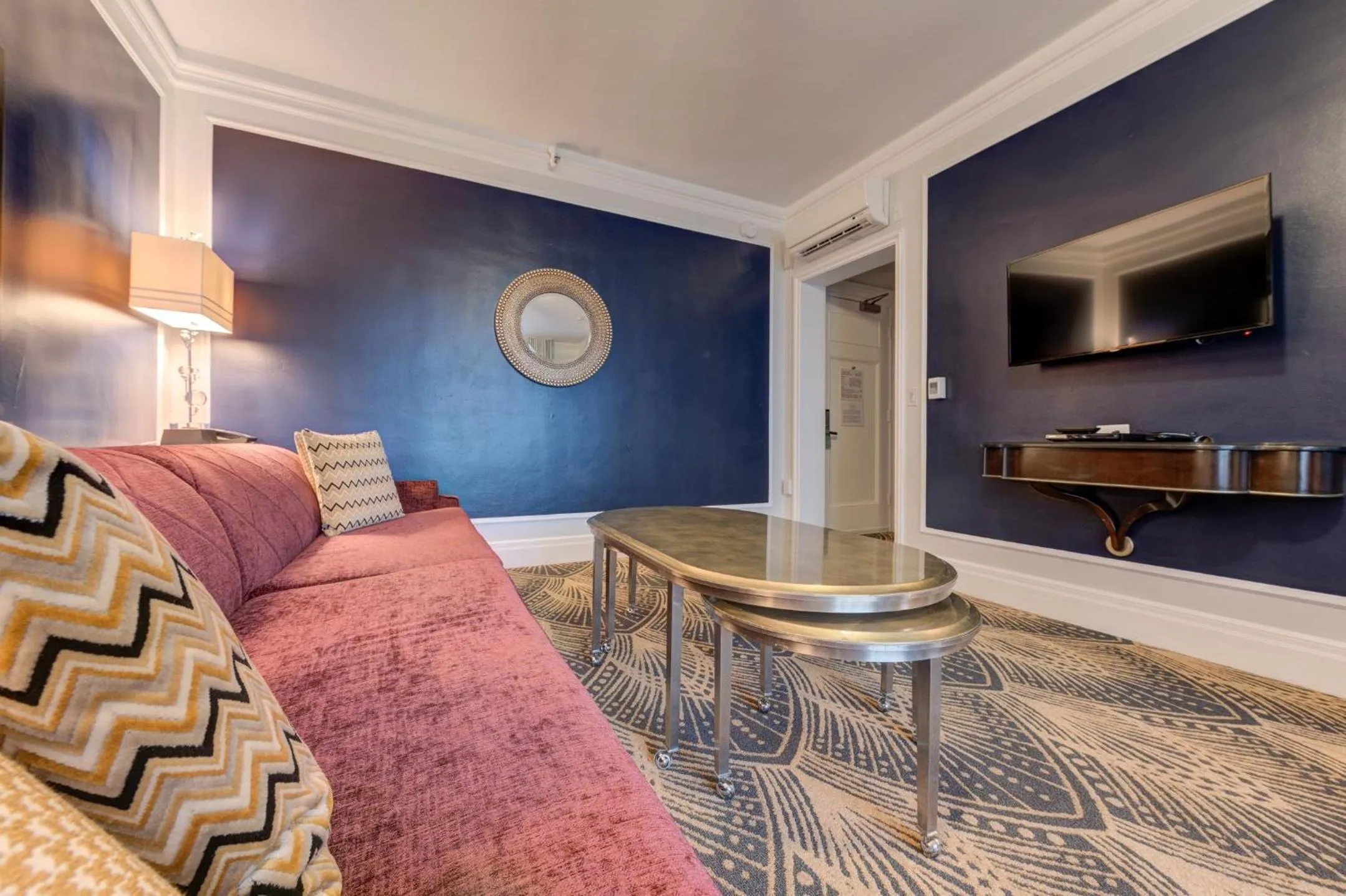 Living room in Inn at the Park