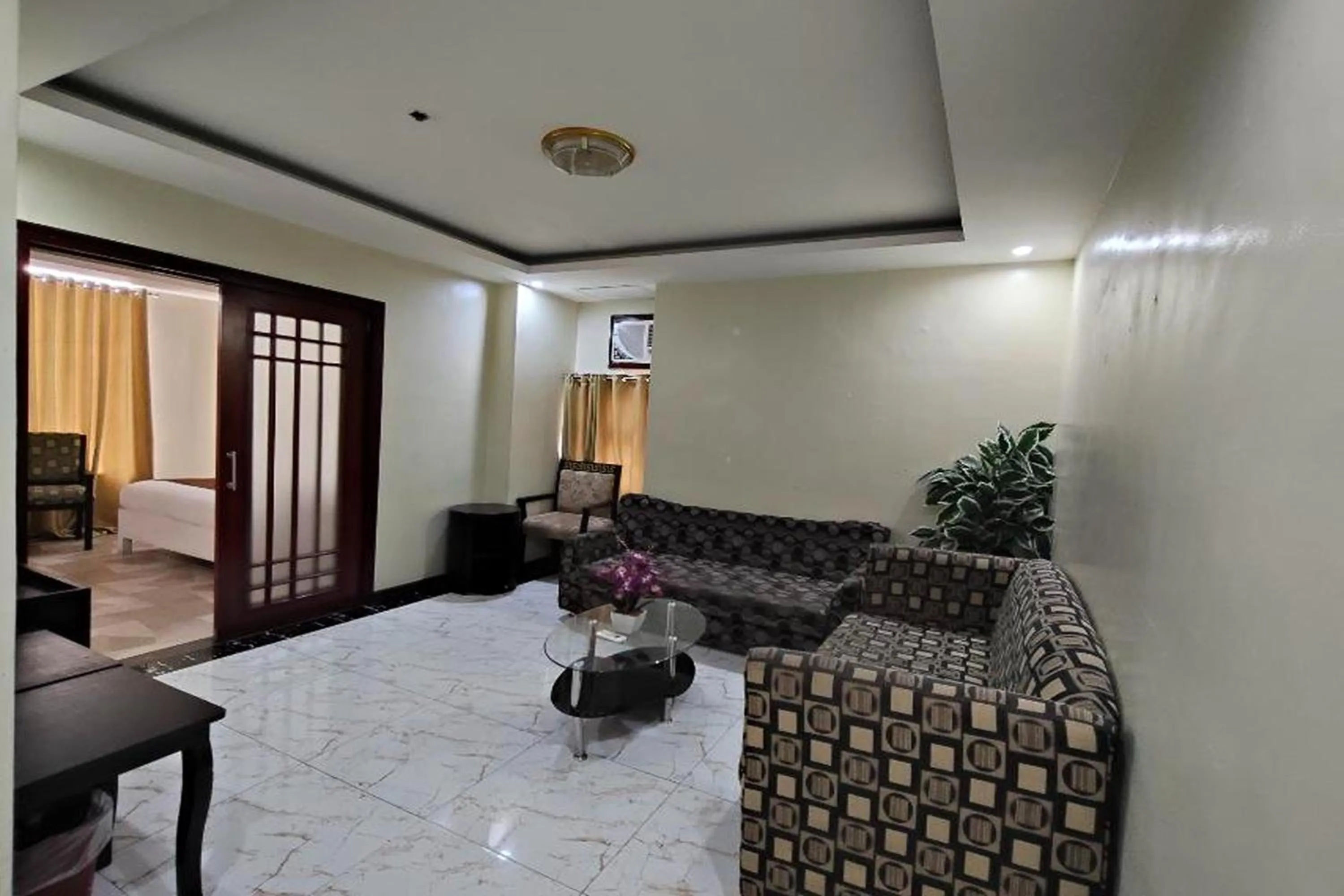 Photo of the whole room in Manila Crown Palace Hotel