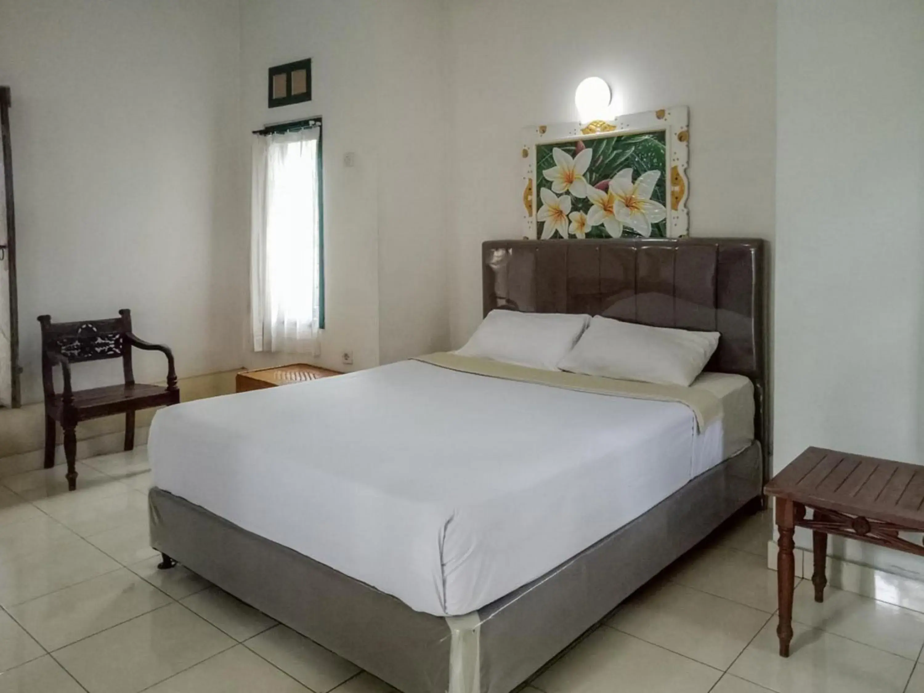 Superior Double Room in DATON HOUSE near Bali Zoo Ubud Mitra RedDoorz Superior Double Room in DATON HOUSE near Bali Zoo Ubud Mitra RedDoorz