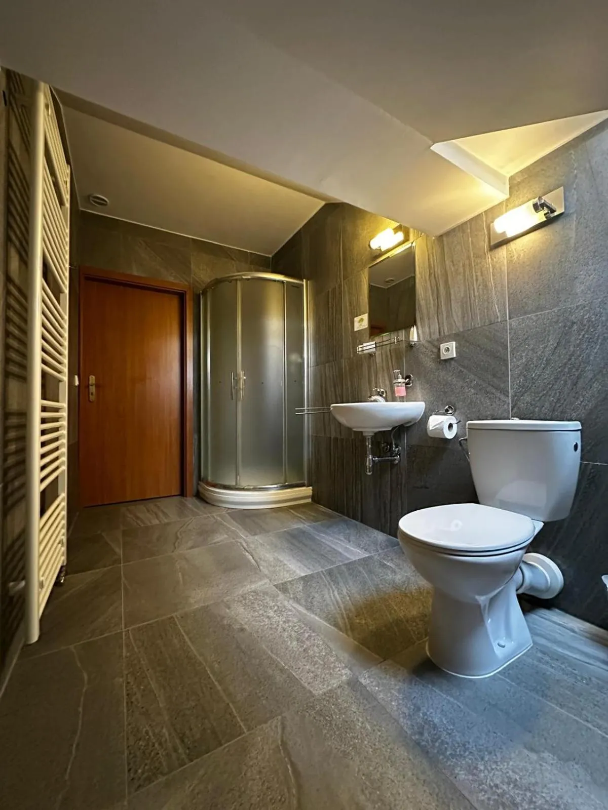 Shower in Zlatý Lev Žatec