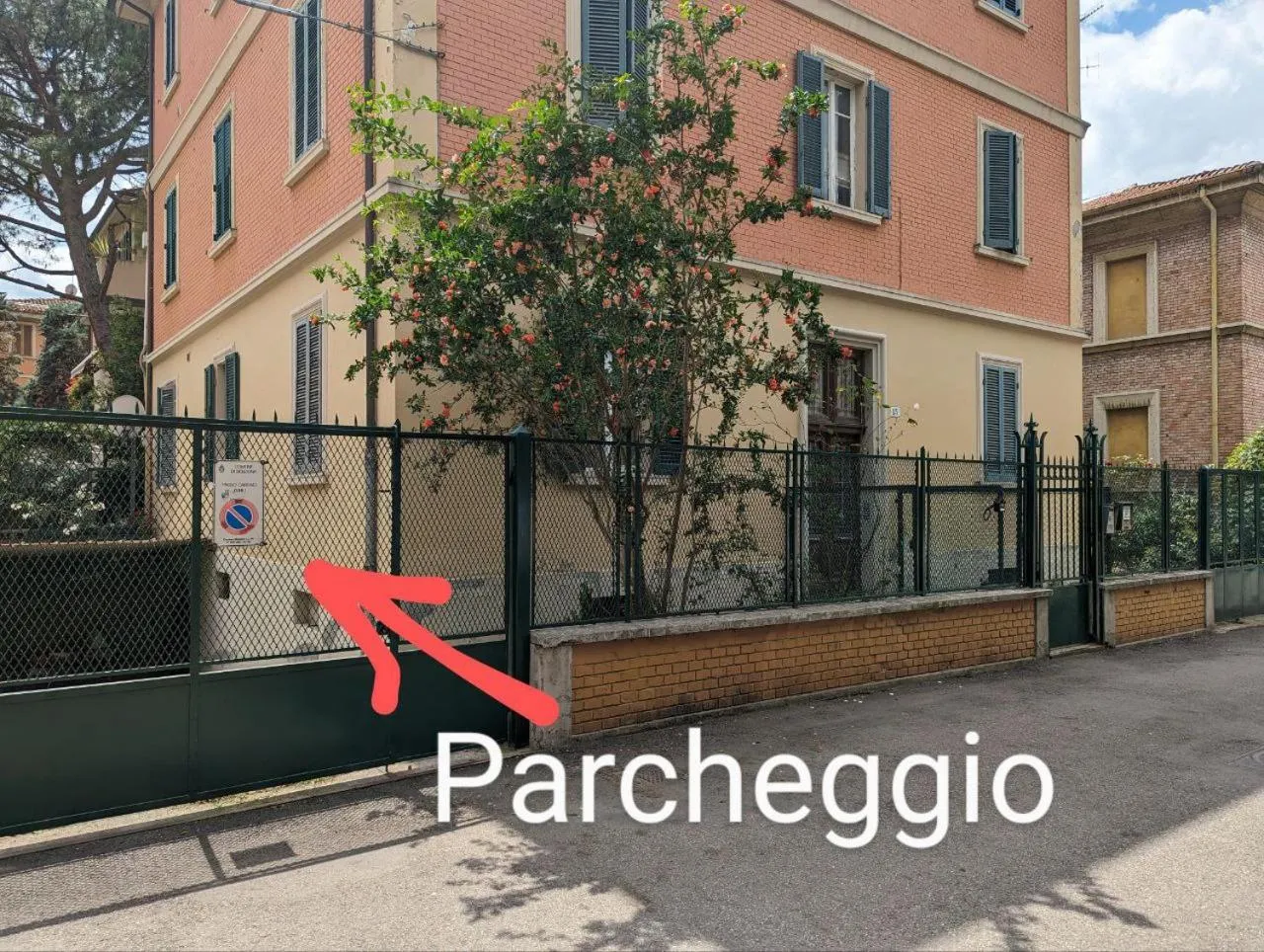 Parking in Ricordo del mare