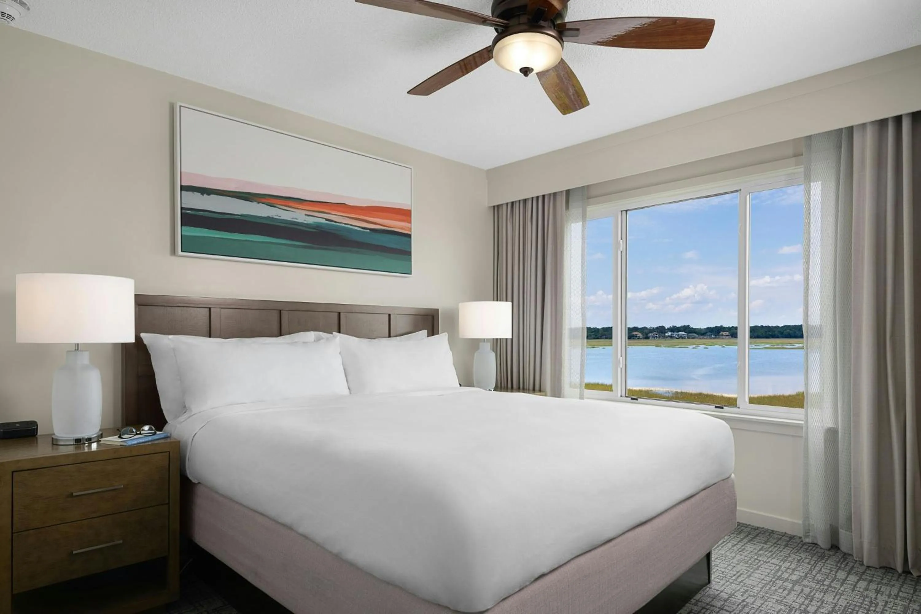 Bedroom, Bed in Marriott's Harbour Point and Sunset Pointe at Shelter Cove
