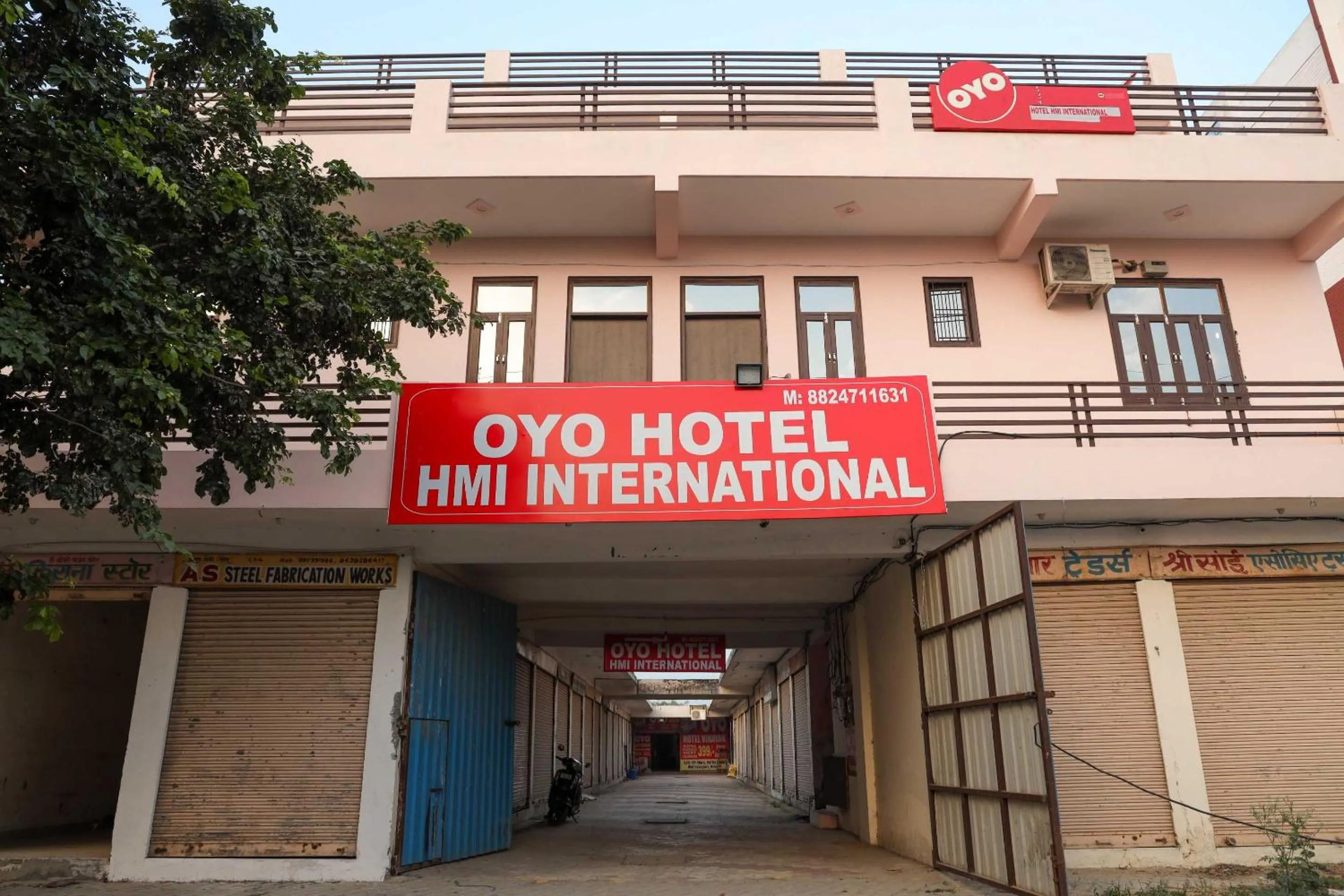 Facade/entrance in Hotel O Hmi International