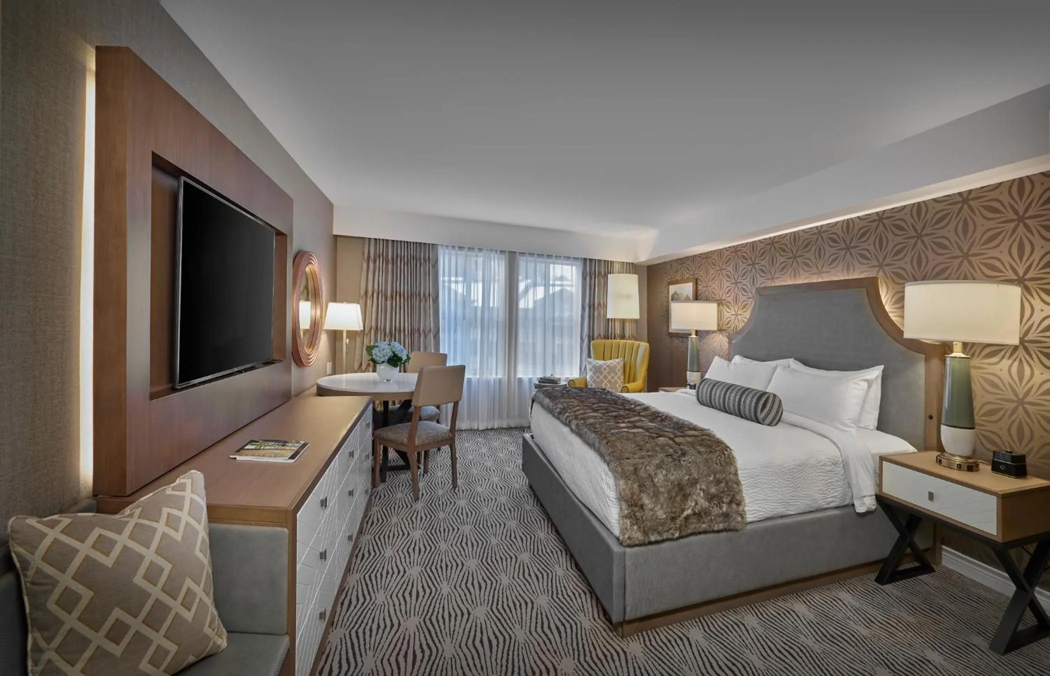 Quiet street view, Bed in Sun Peaks Grand Hotel & Conference Centre