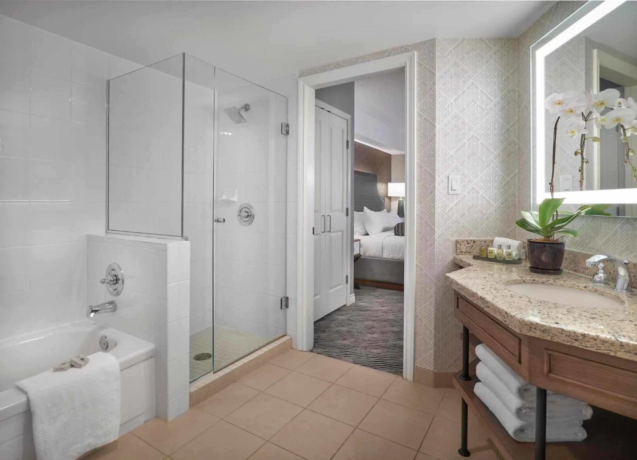 Bathroom, Bed in Sun Peaks Grand Hotel & Conference Centre