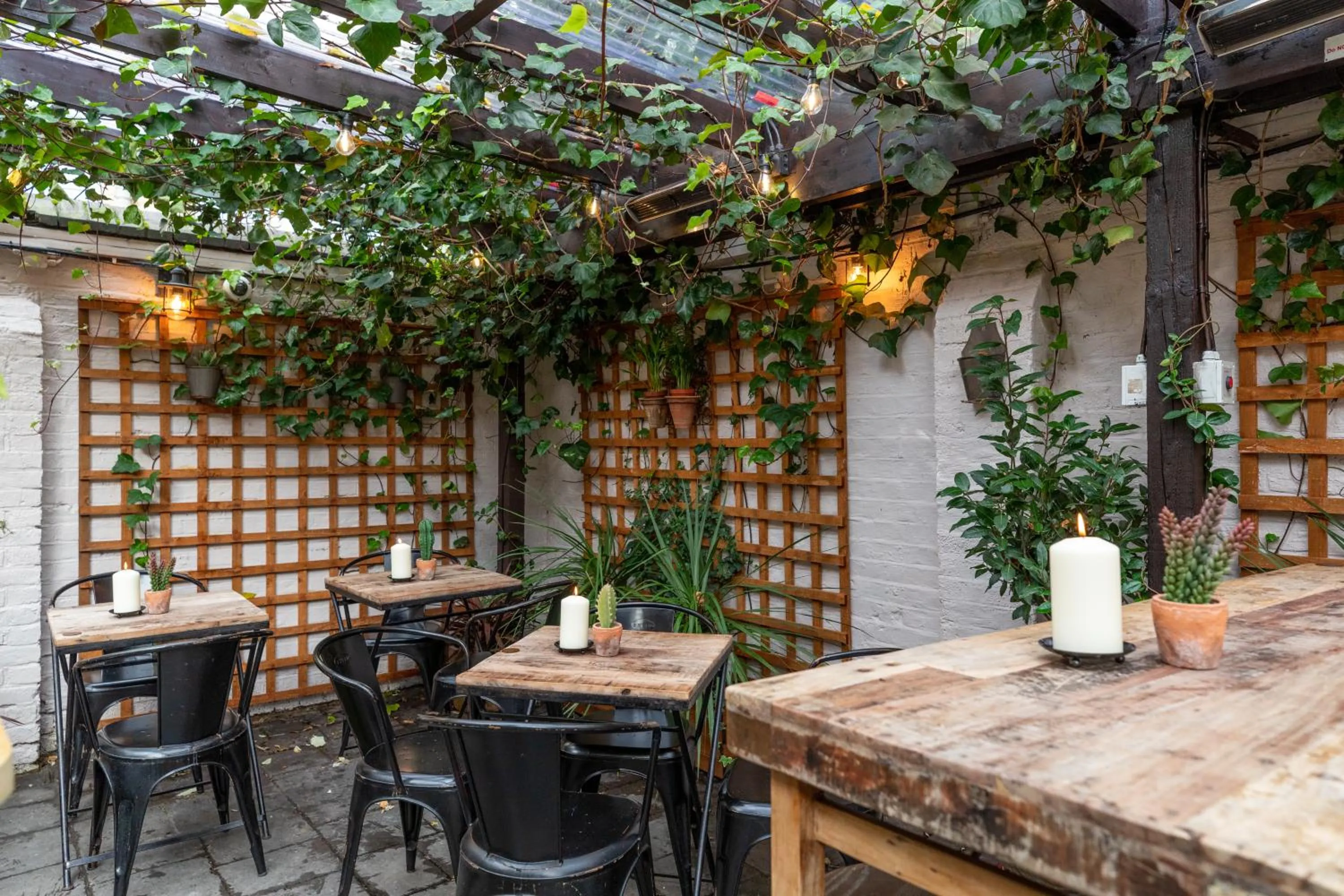 Patio in The Wolfpack Inn
