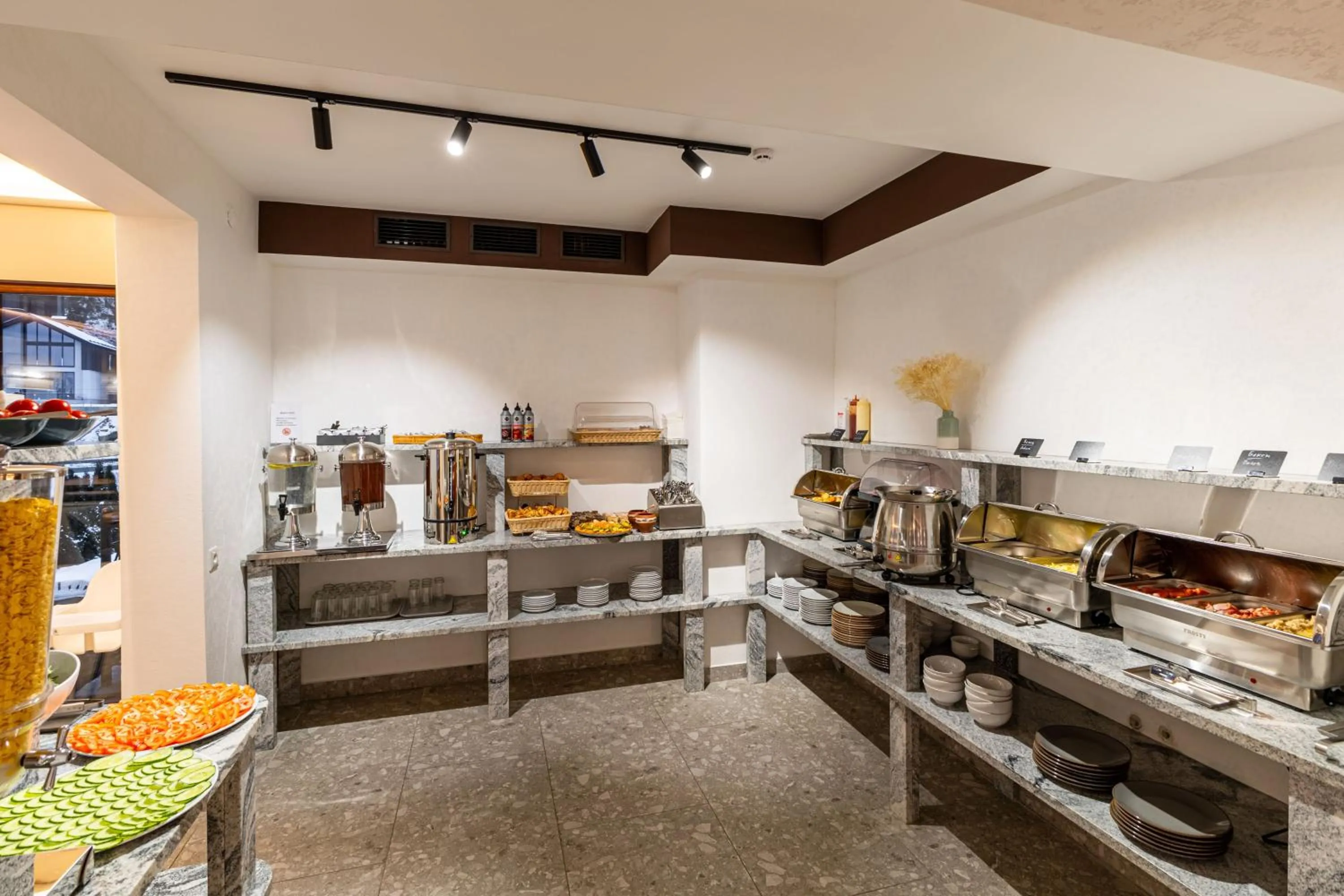 Buffet breakfast in Milli&Jon SPA