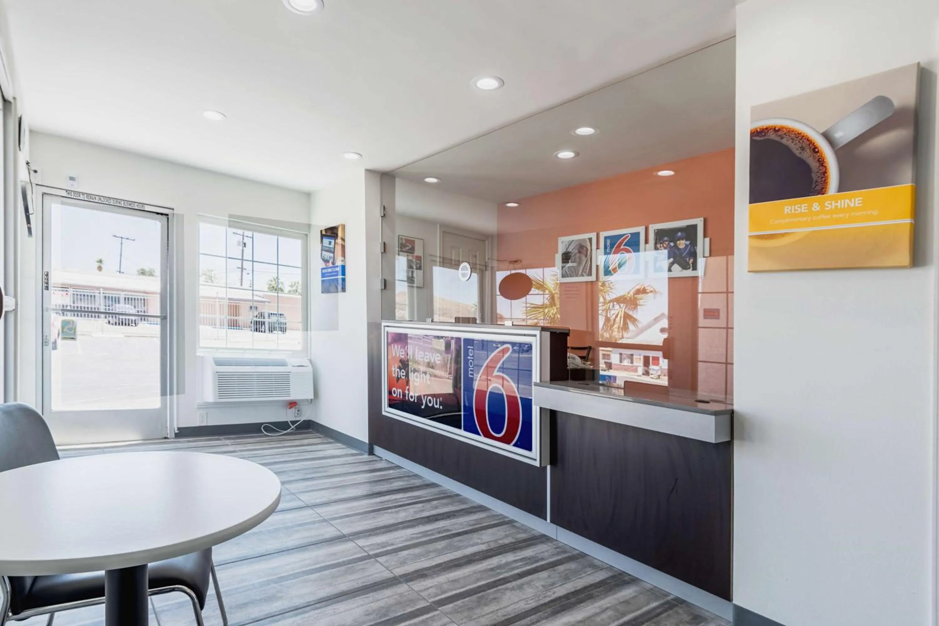 Lobby or reception in Motel 6-Barstow, CA - Route 66