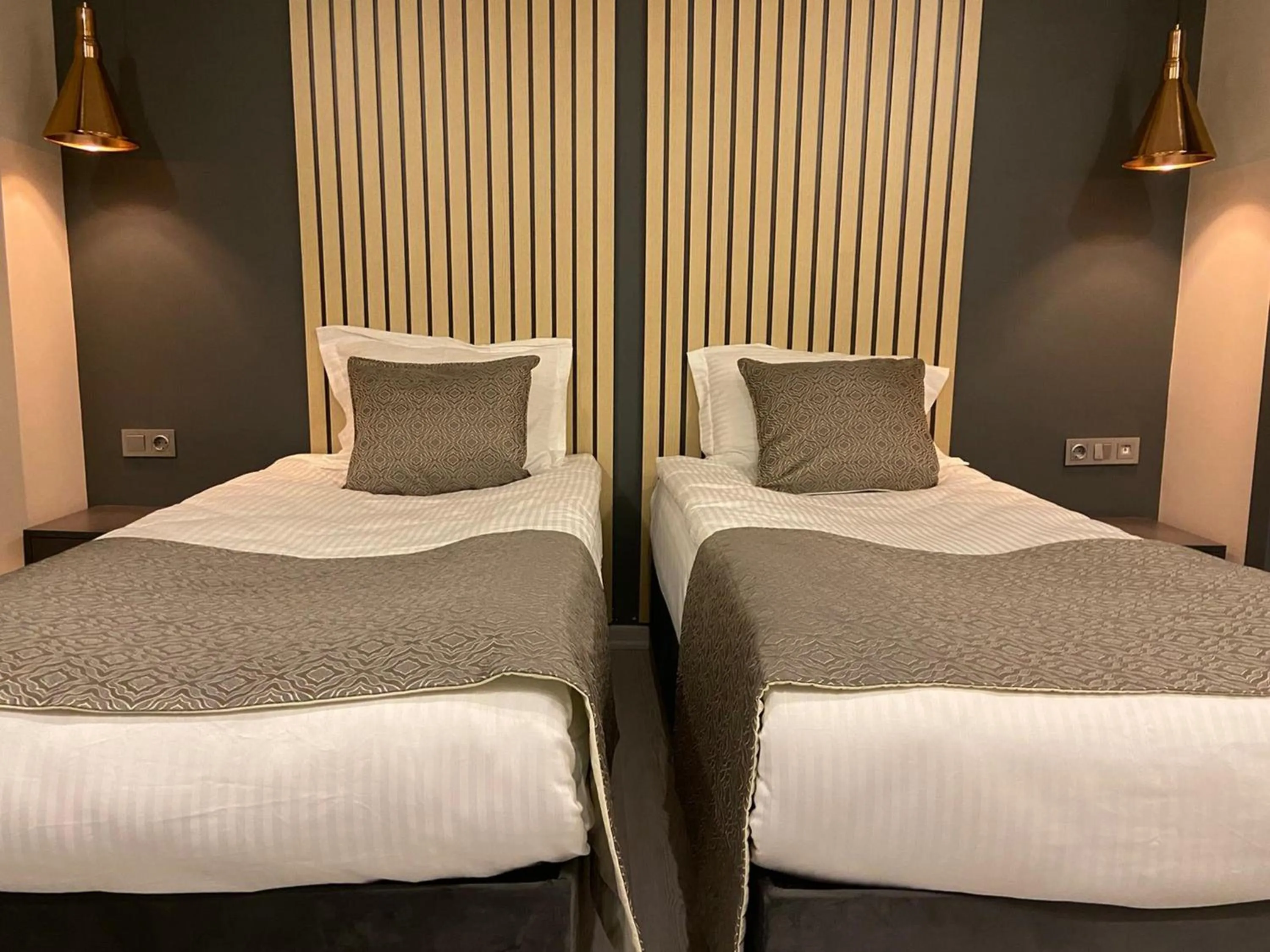 Bedroom, Bed in Antik Houses