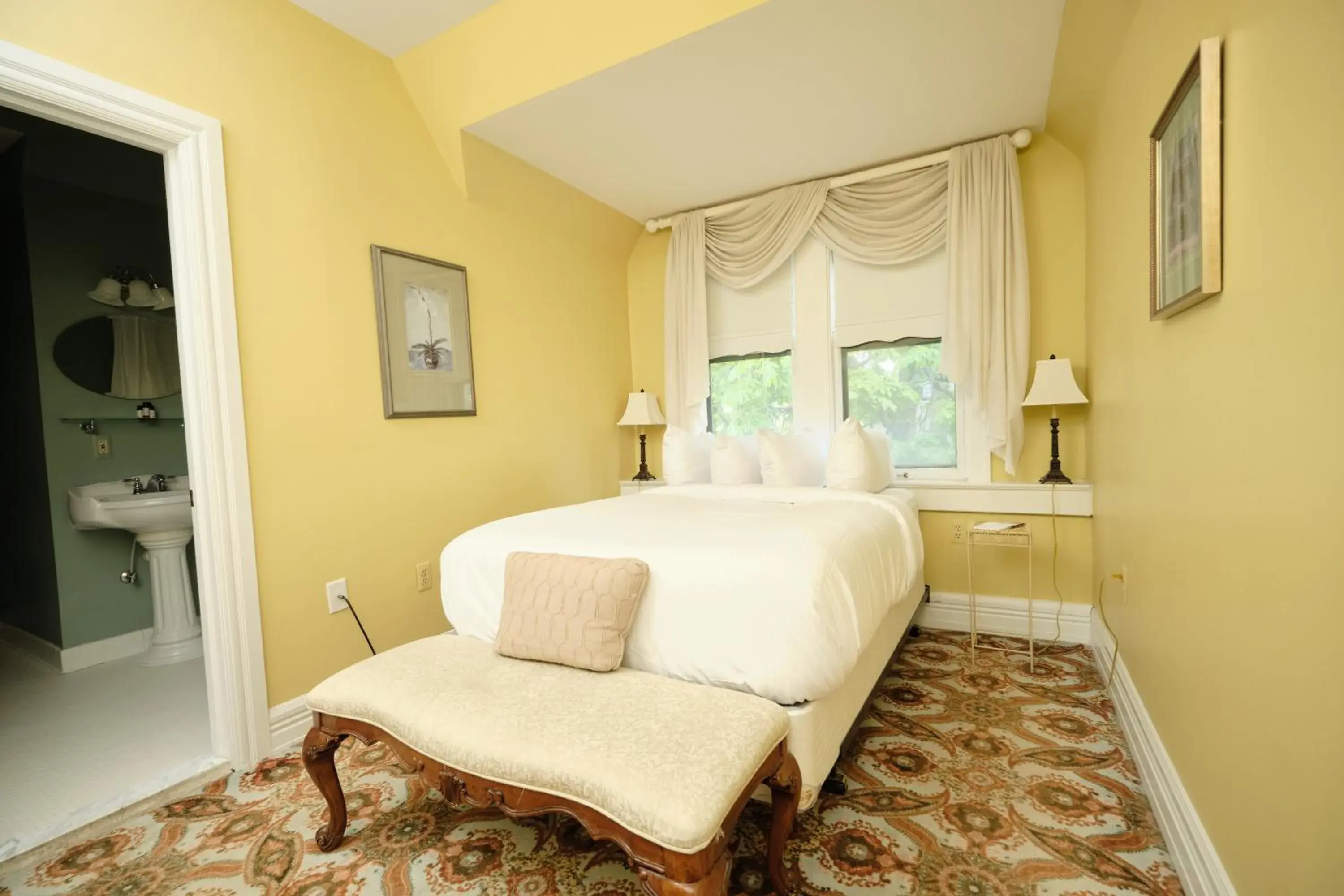 Owen House Standard Full in The Inn on Ferry Street Owen House Standard Full in The Inn on Ferry Street