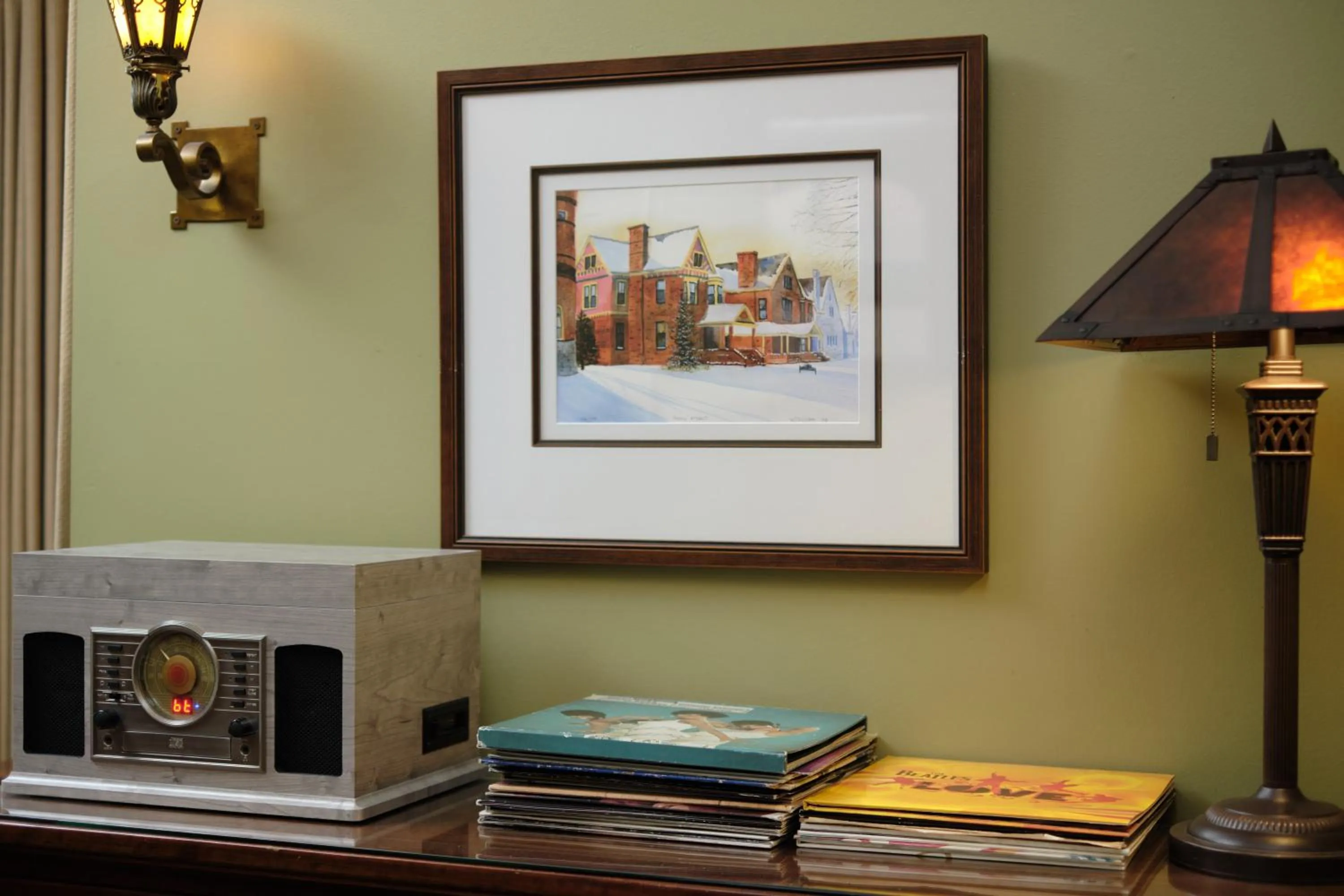 TV and multimedia in The Inn on Ferry Street