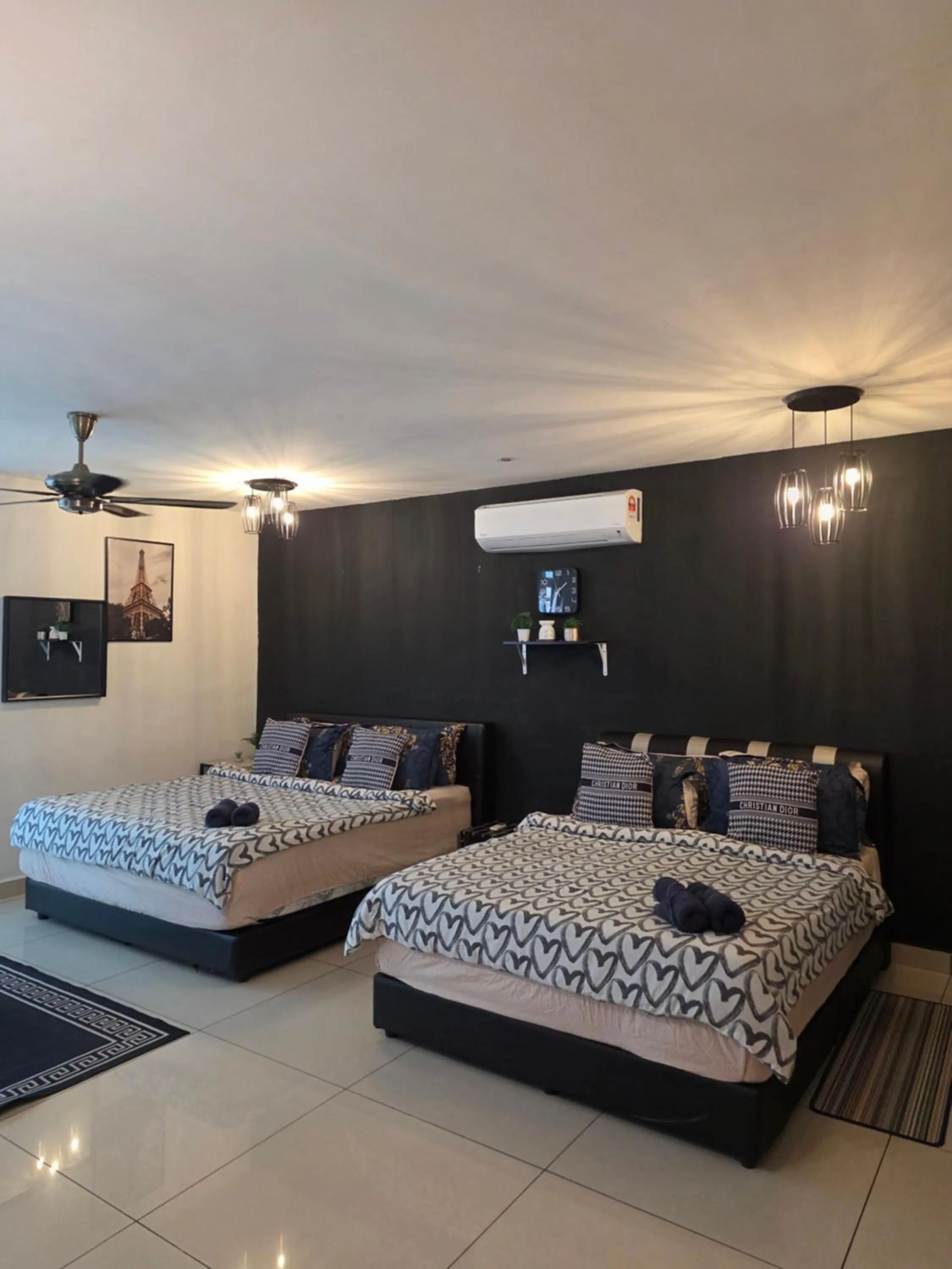 Bed in Ksl D'Esplanade Studio Apartment's 2