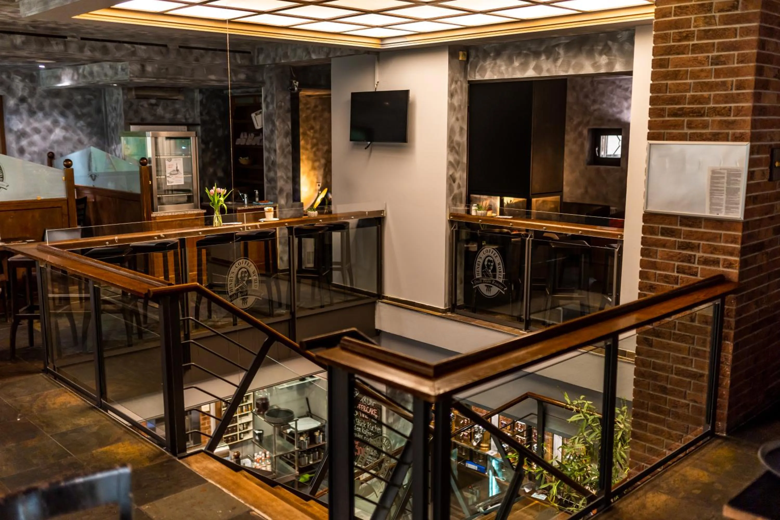 Restaurant/places to eat in Henriettas Sleeping