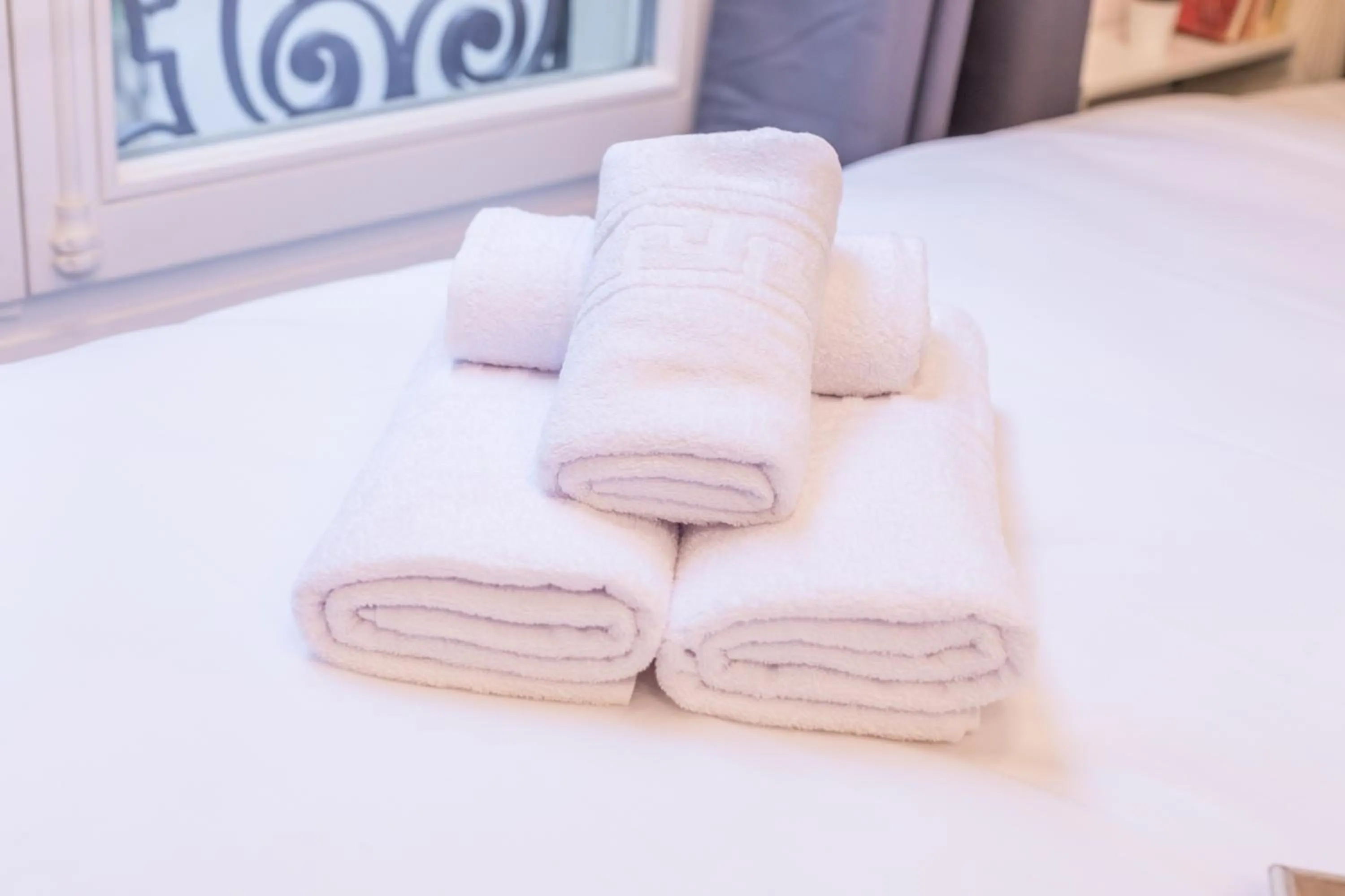 towels, Bed in WS Champs-Elysées - Colomb