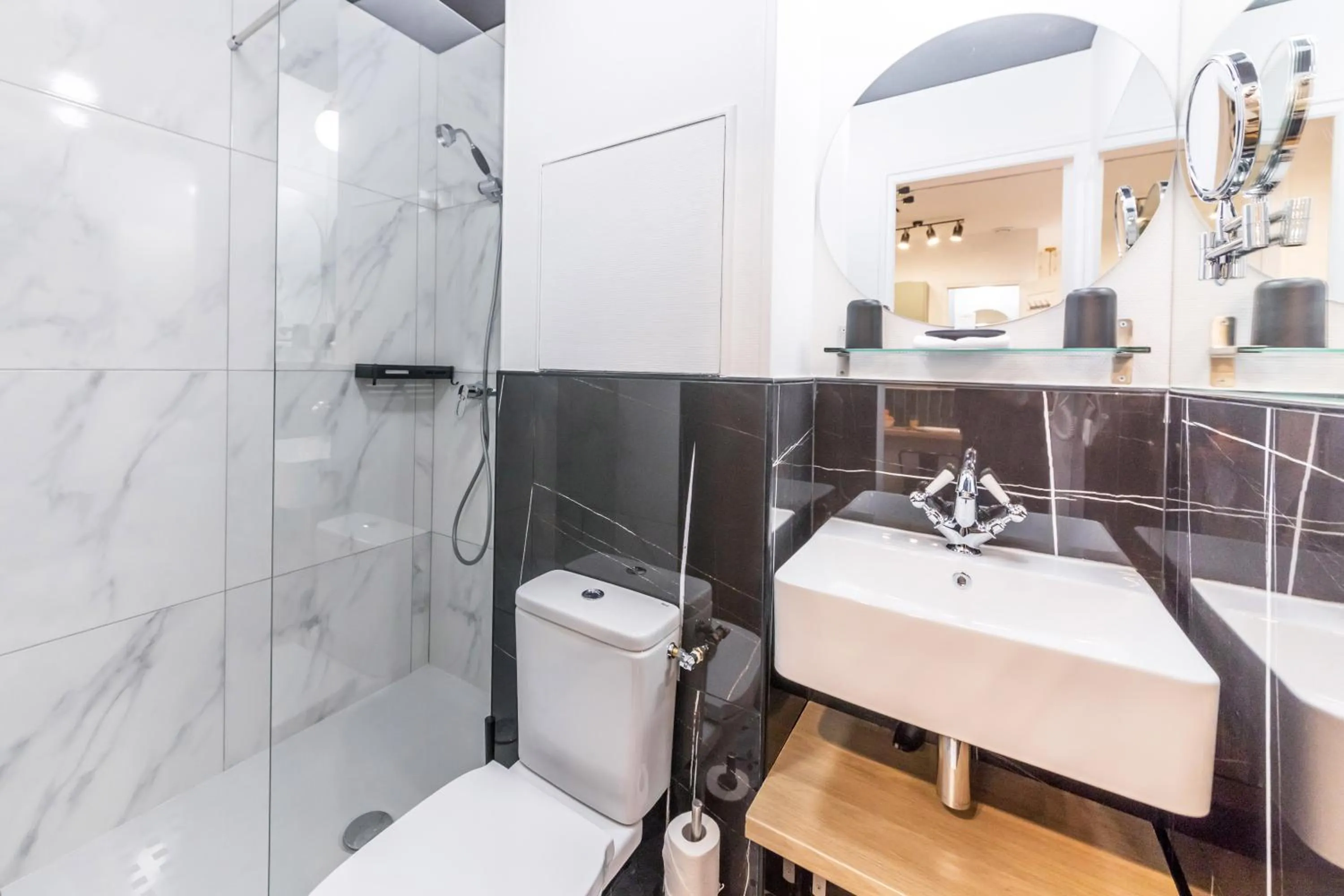 Bathroom in WS Champs-Elysées - Colomb