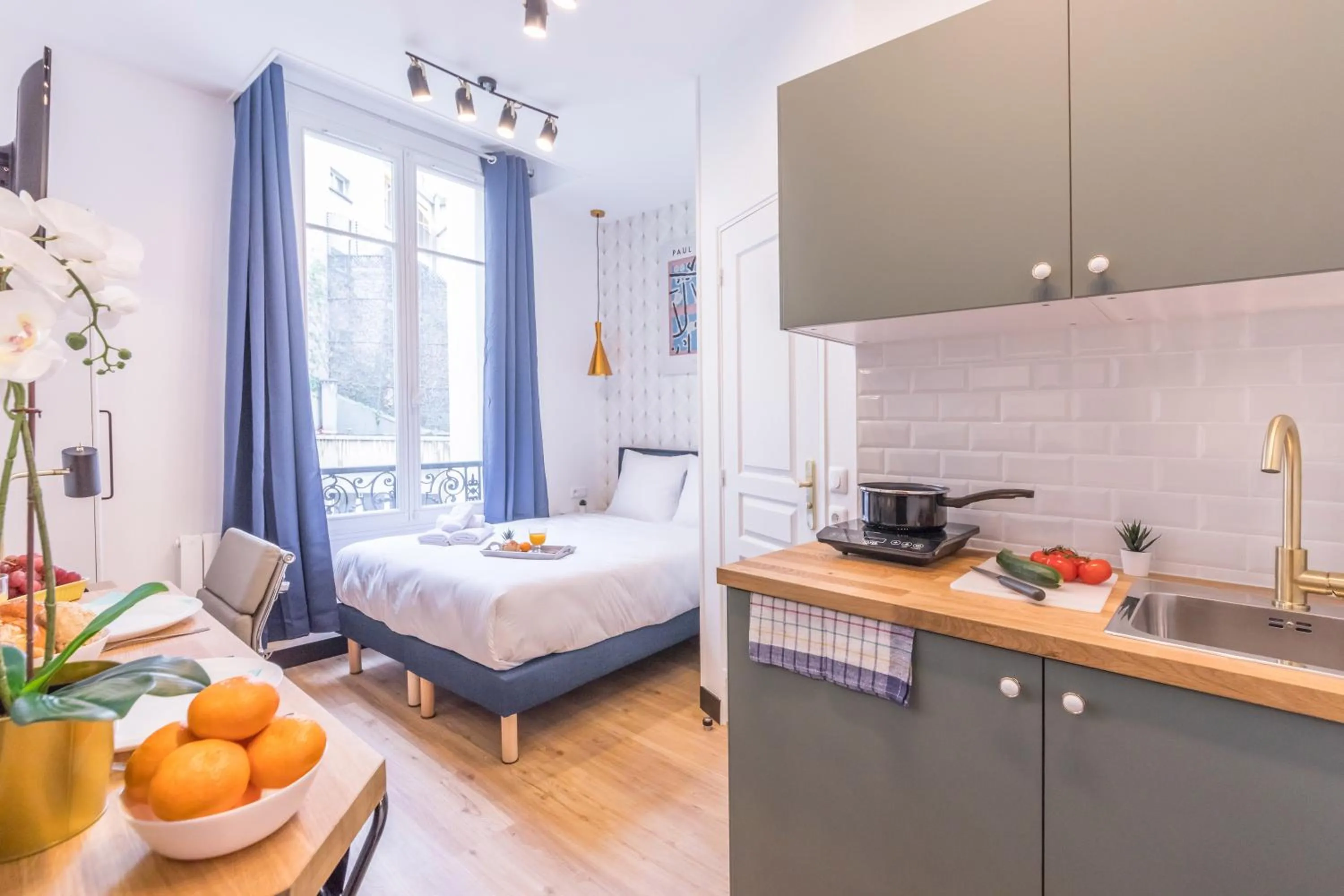 Kitchen or kitchenette, Bed in WS Champs-Elysées - Colomb