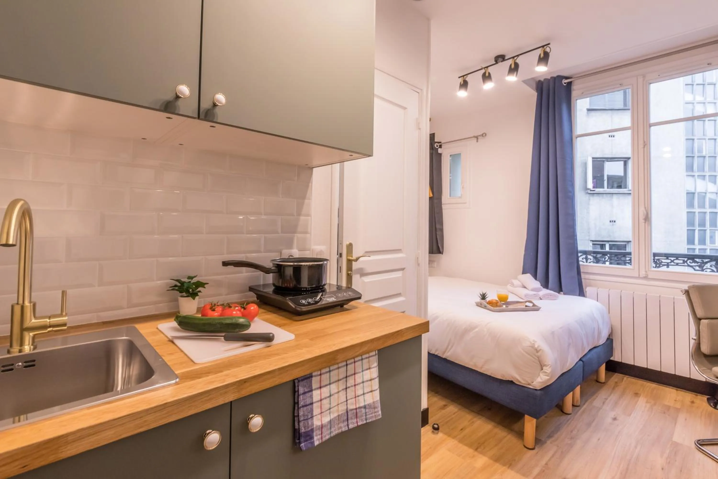 Kitchen or kitchenette, Bed in WS Champs-Elysées - Colomb