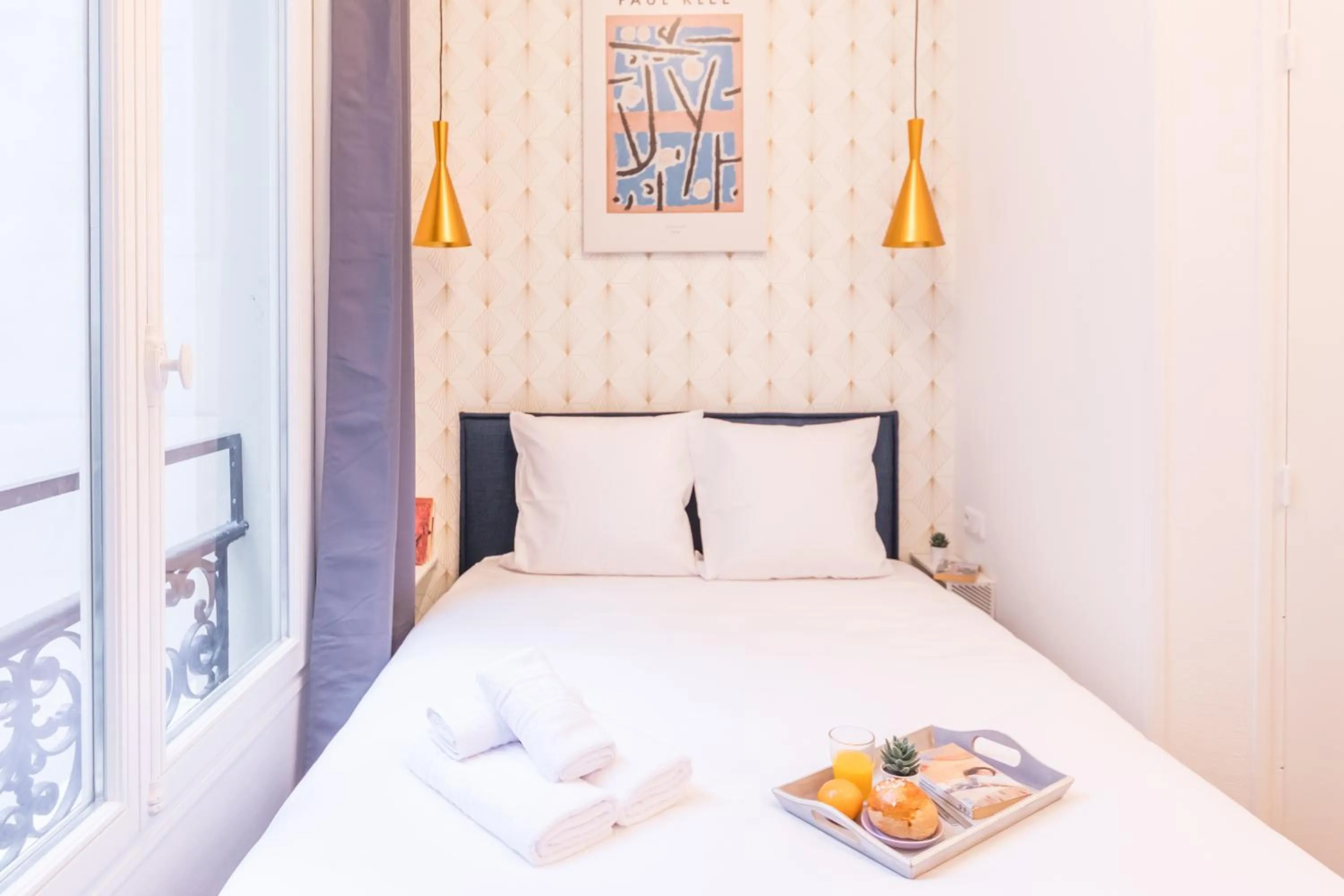 Bed in WS Champs-Elysées - Colomb