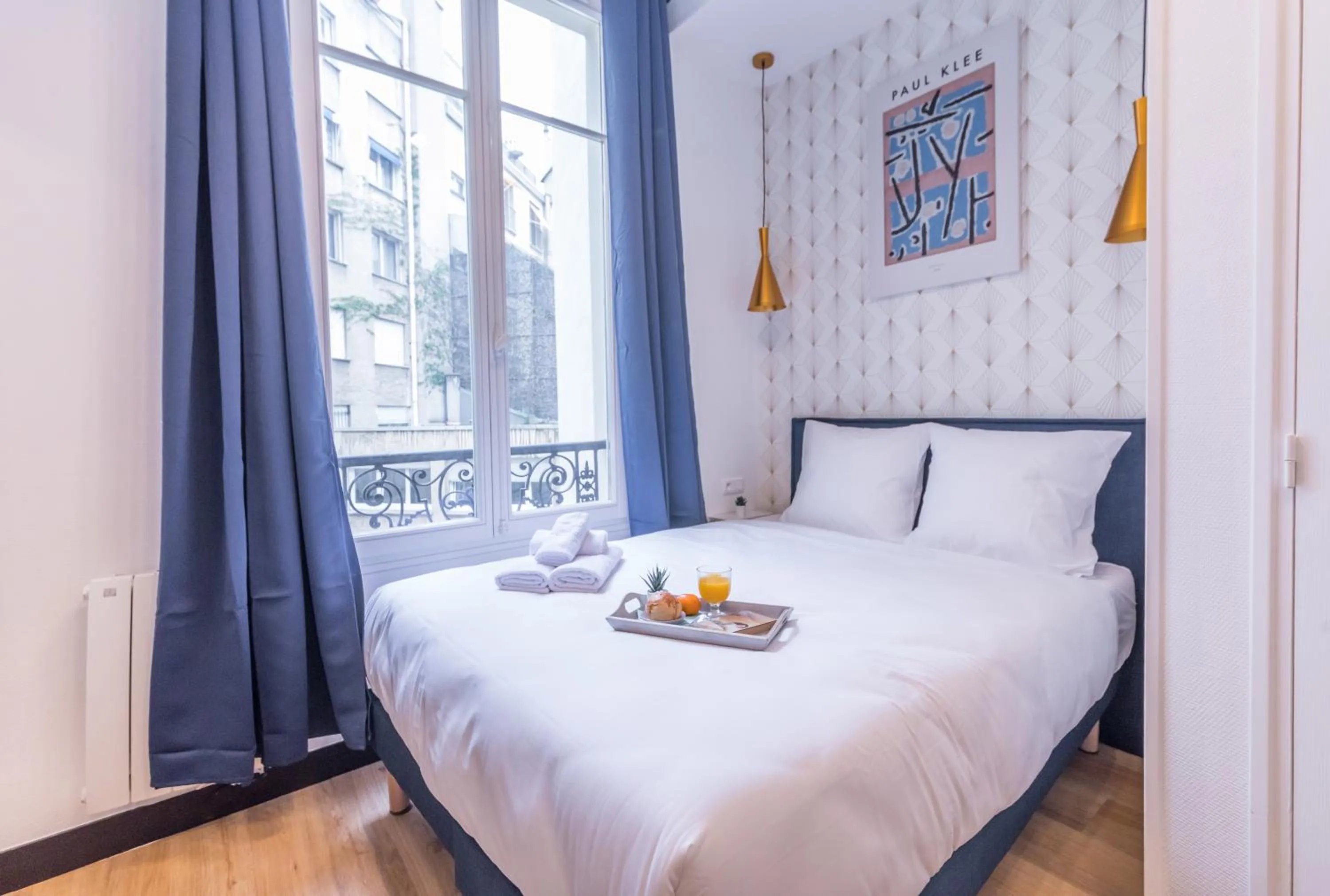 Bedroom, Bed in WS Champs-Elysées - Colomb