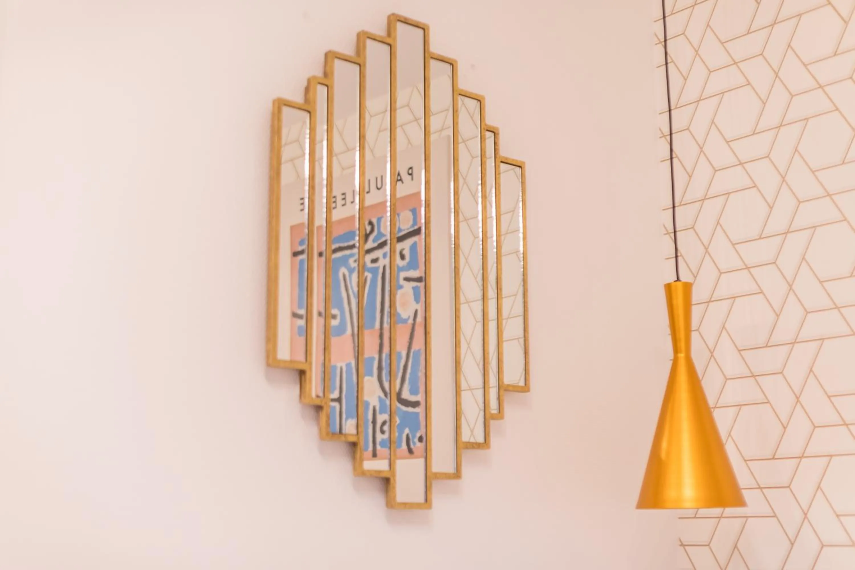 Decorative detail in WS Champs-Elysées - Colomb