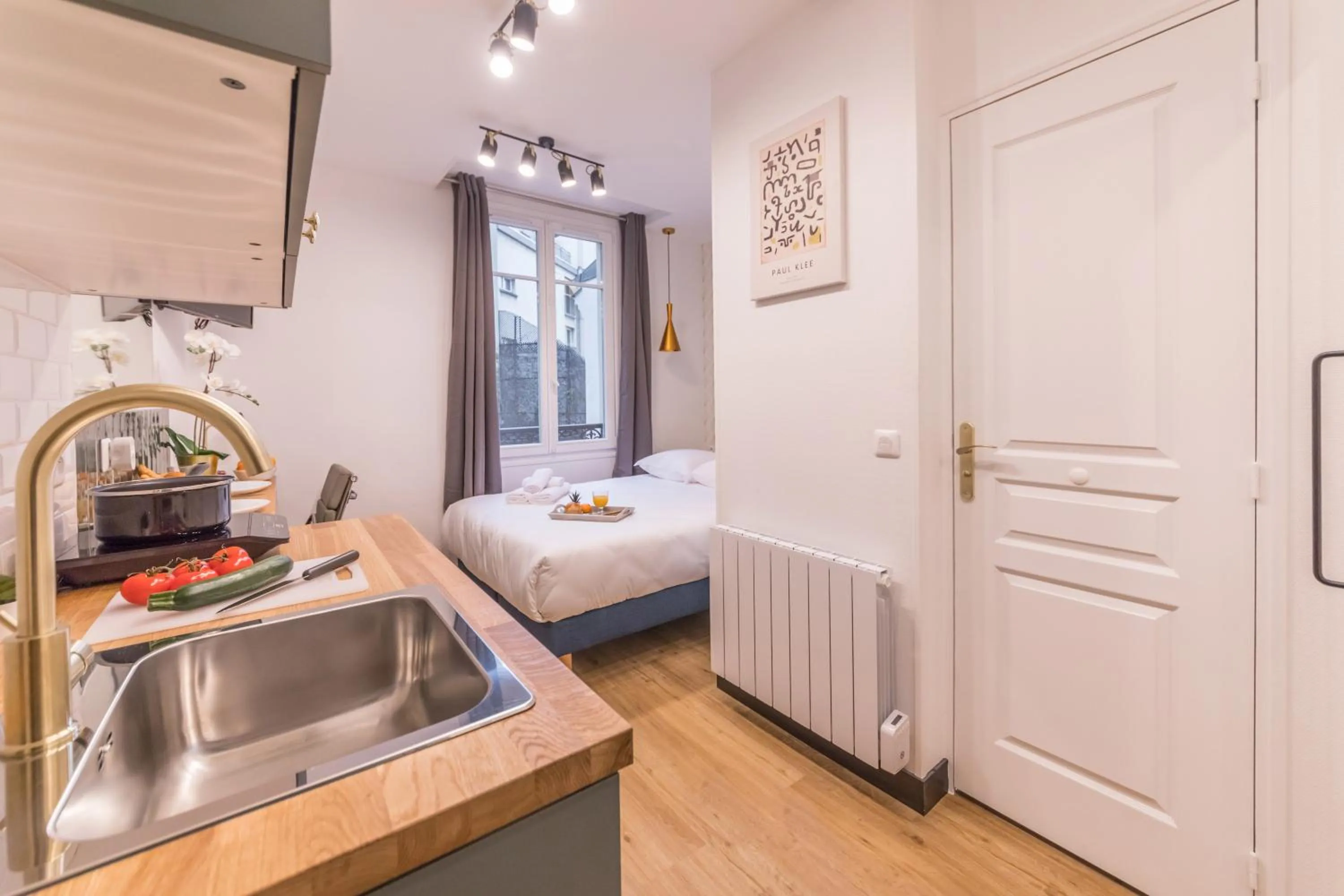 Kitchen or kitchenette, Bed in WS Champs-Elysées - Colomb