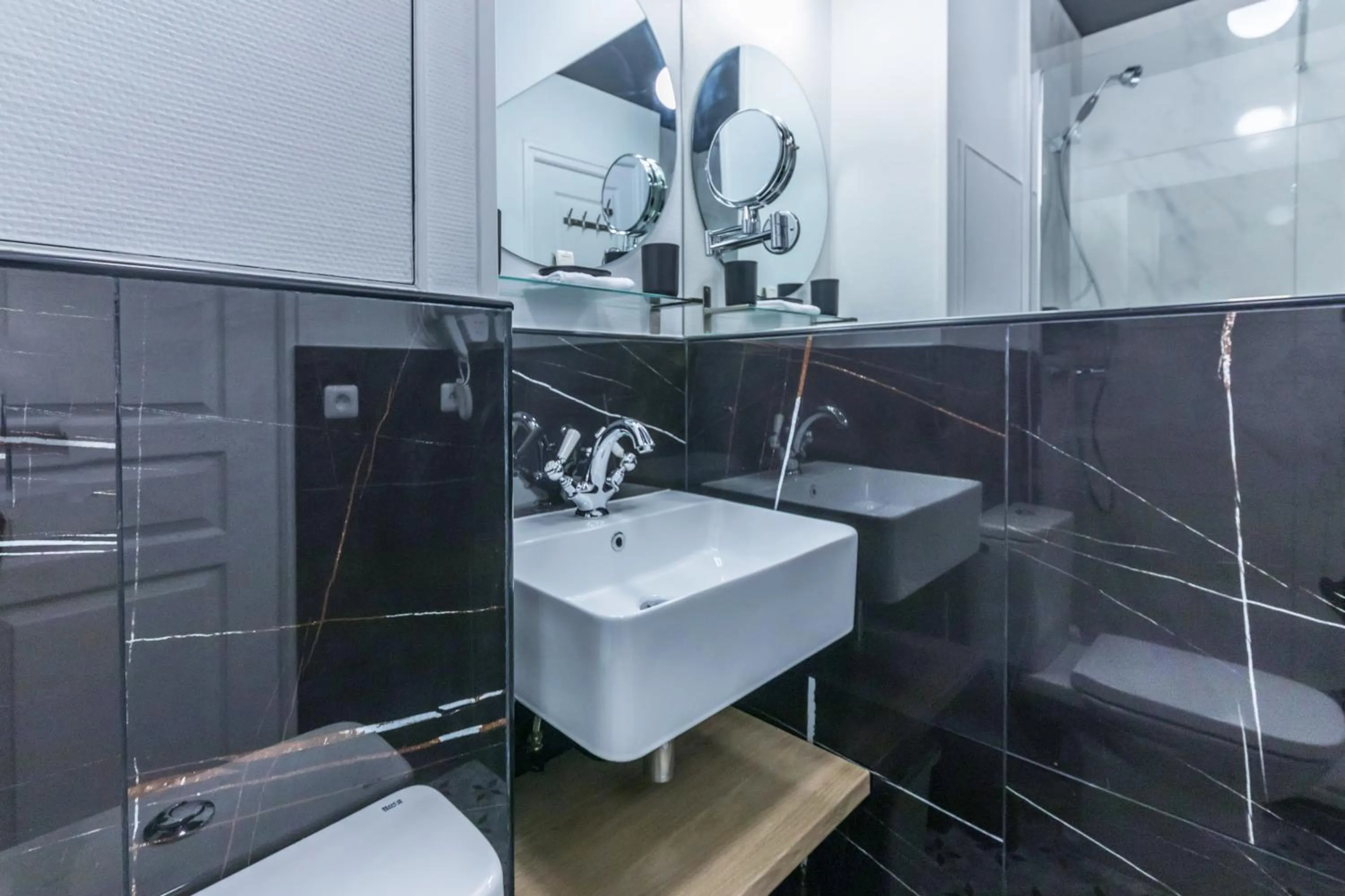 Bathroom in WS Champs-Elysées - Colomb