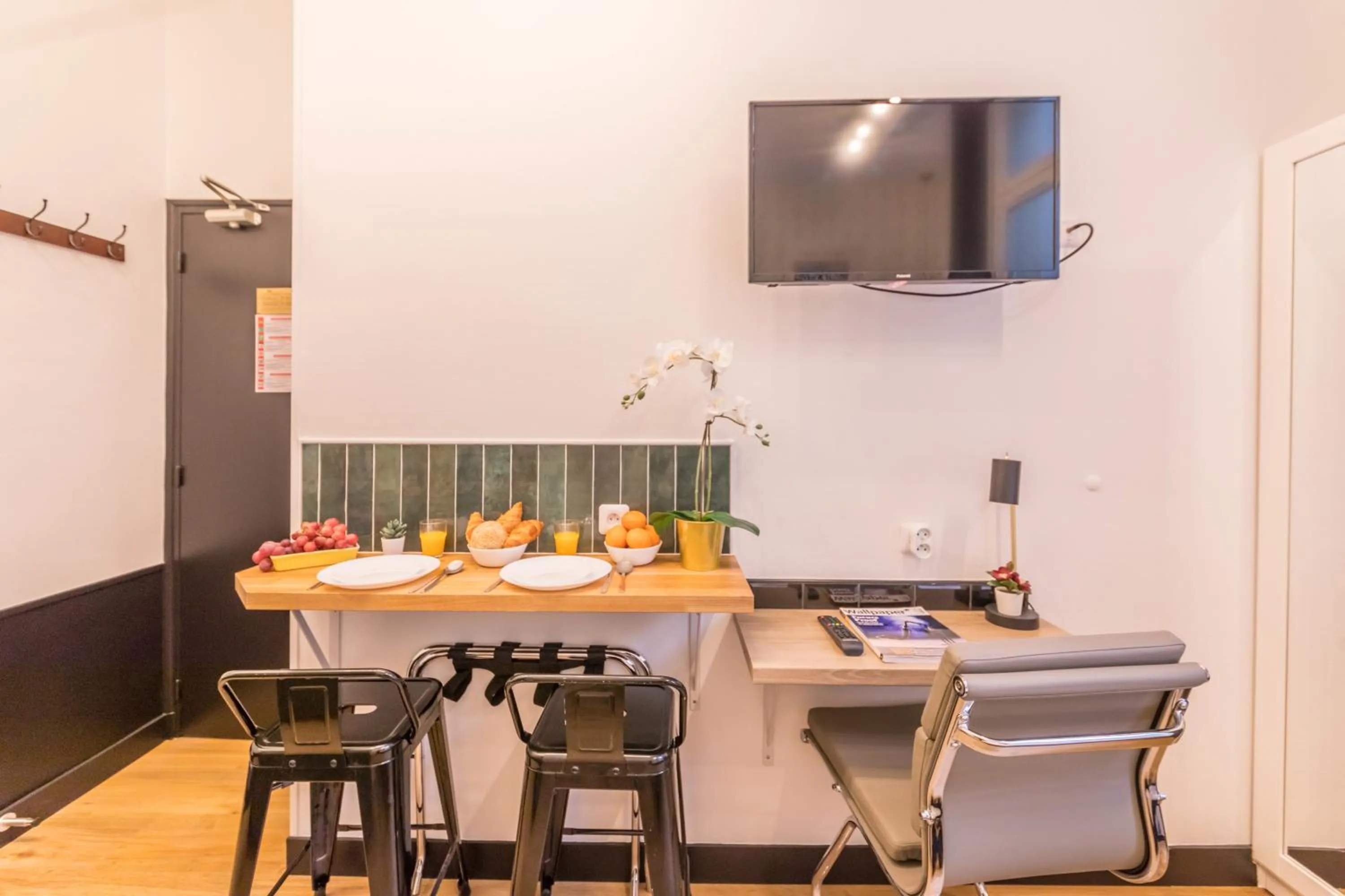 TV and multimedia in WS Champs-Elysées - Colomb