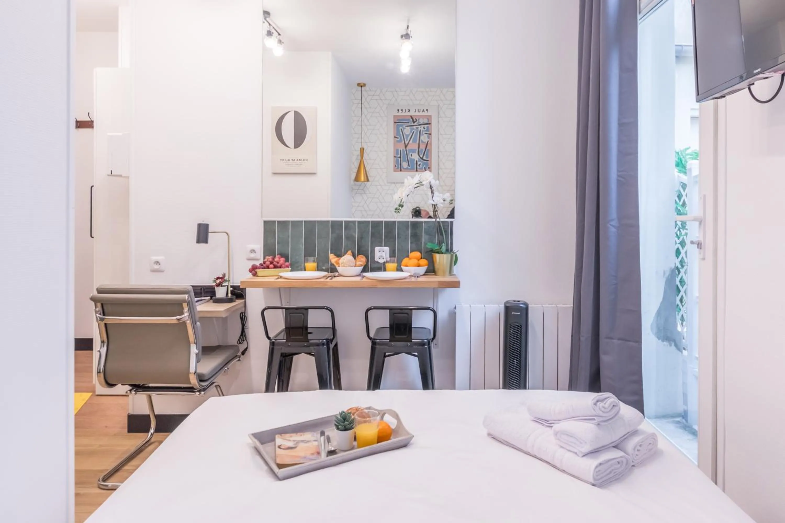 Coffee/tea facilities in WS Champs-Elysées - Colomb