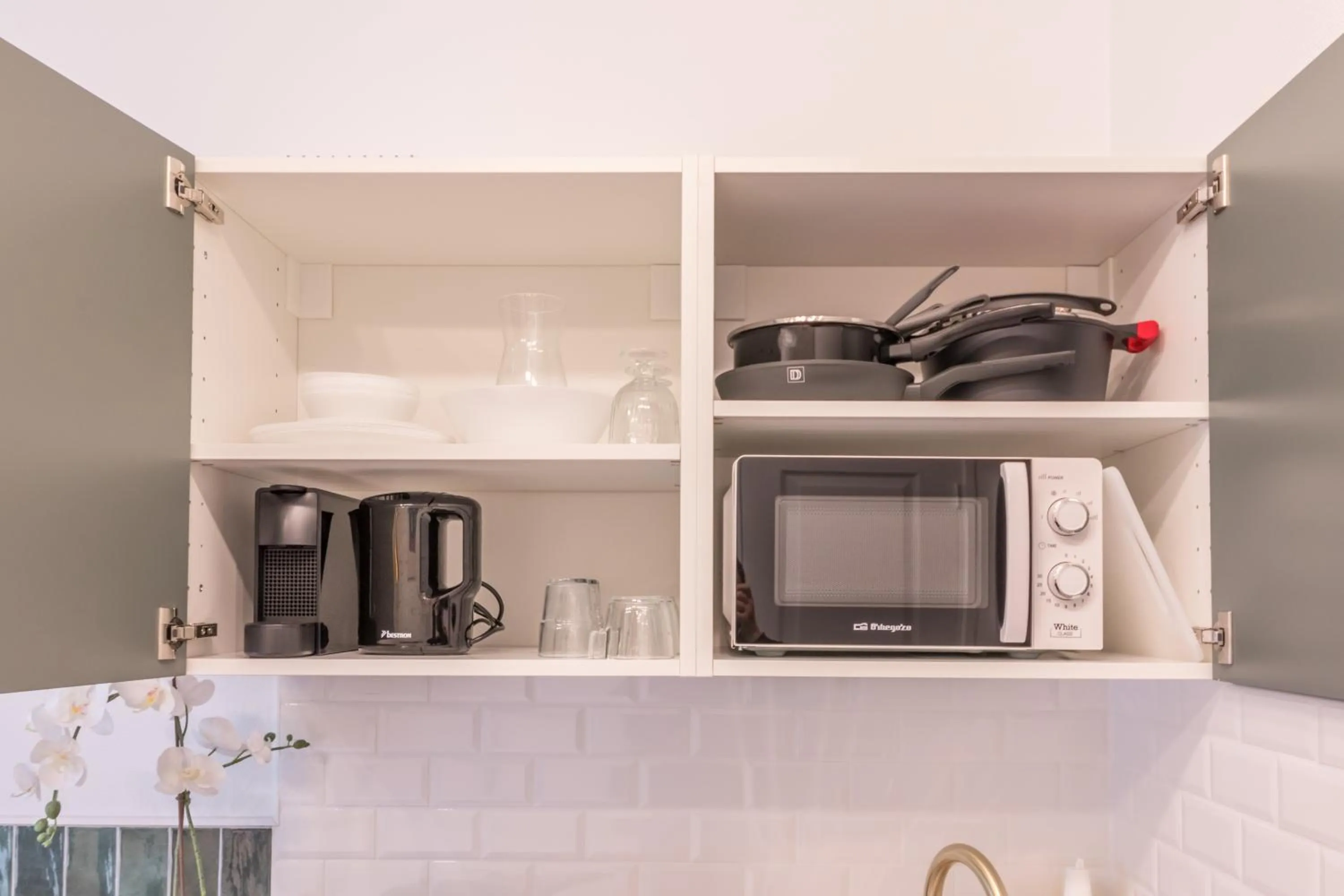 Coffee/tea facilities in WS Champs-Elysées - Colomb