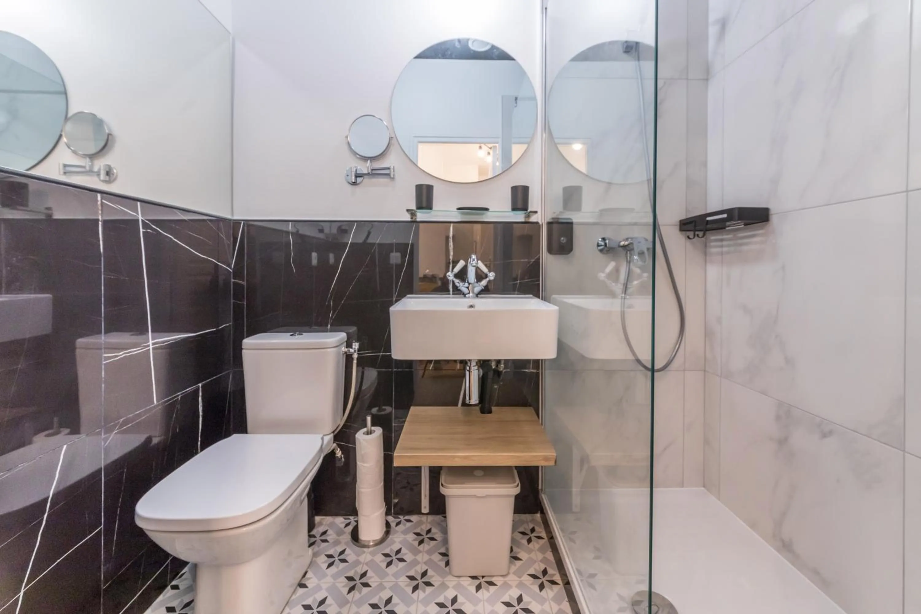 Toilet in WS Champs-Elysées - Colomb