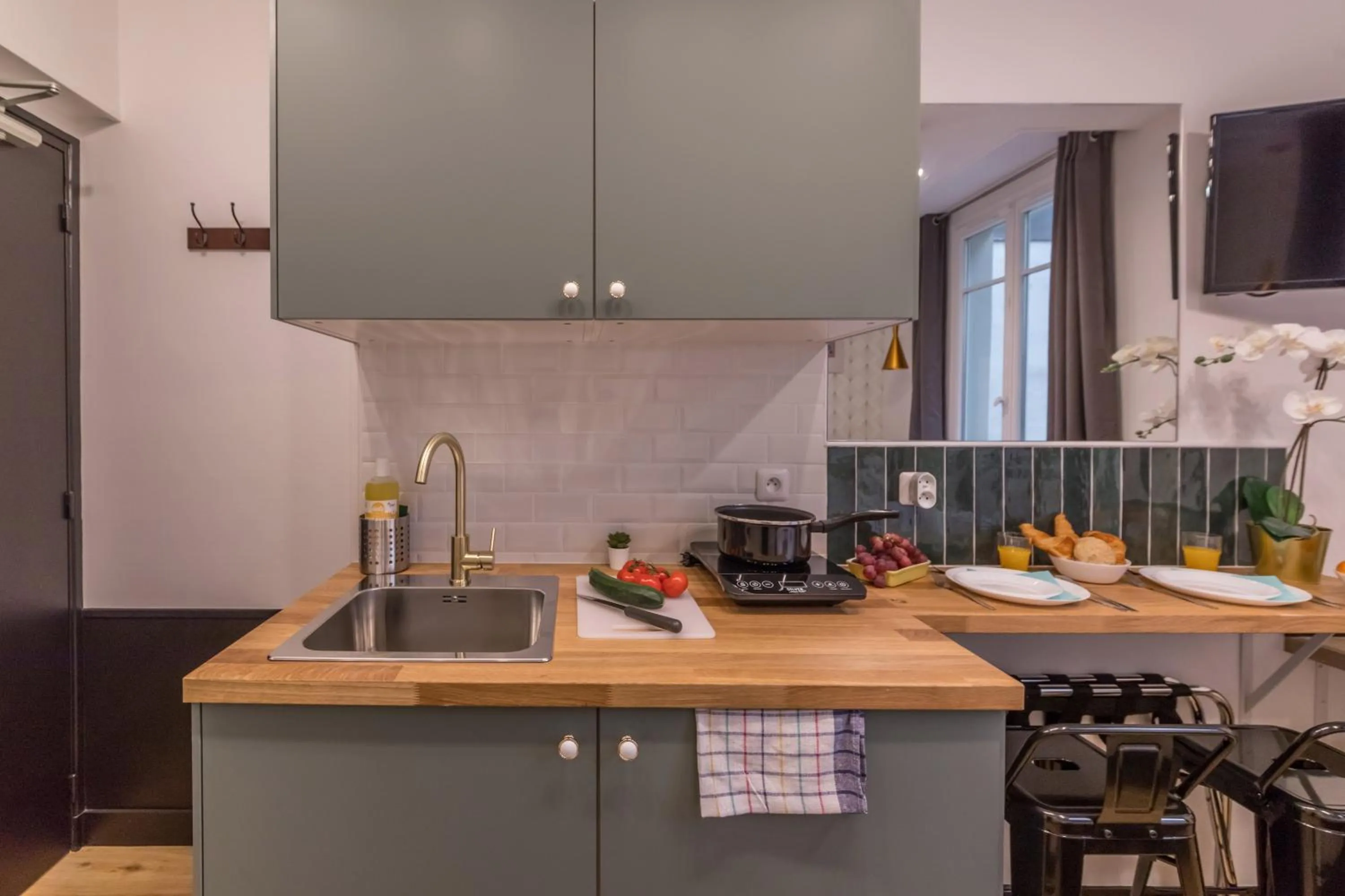 Kitchen or kitchenette in WS Champs-Elysées - Colomb