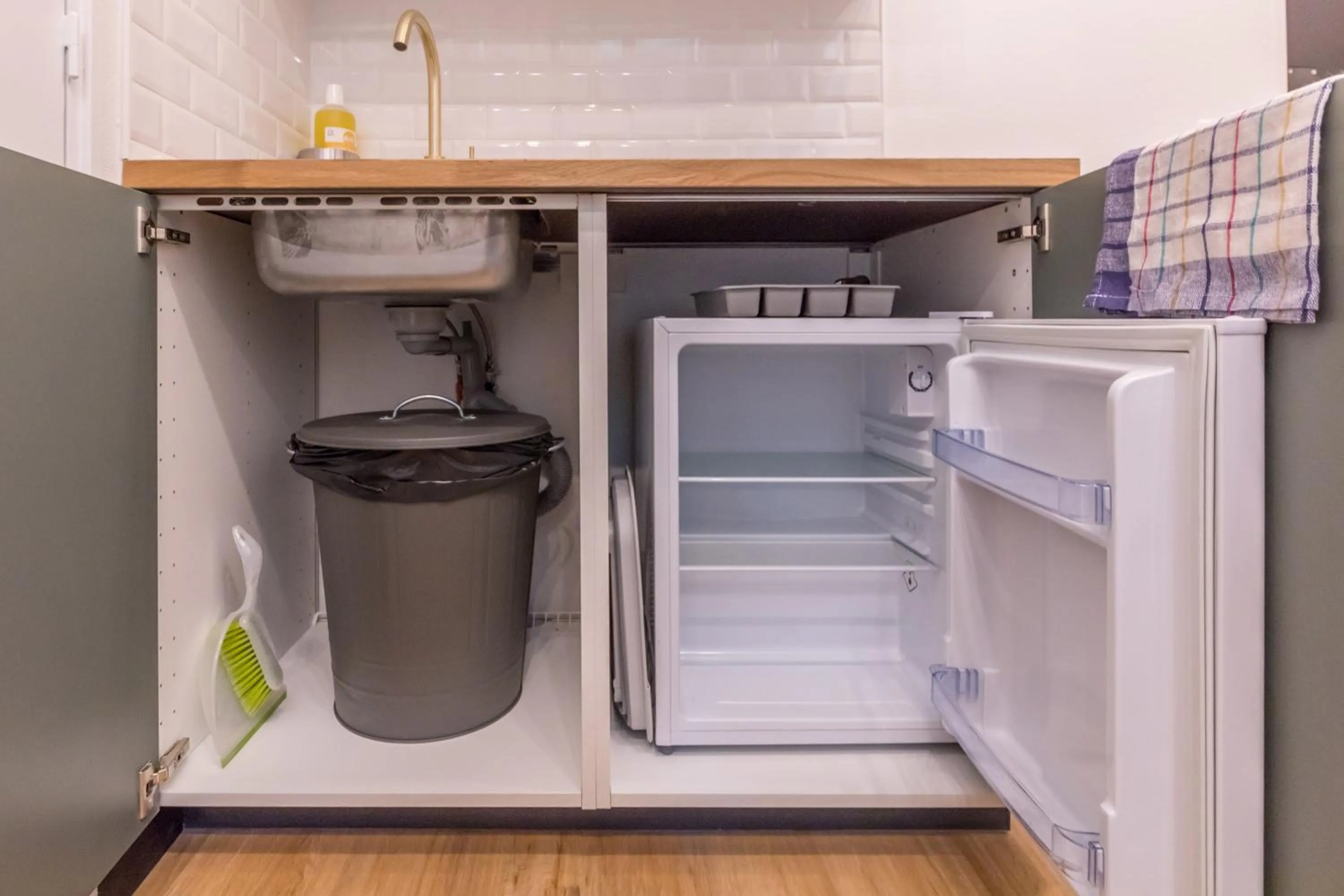 Kitchen or kitchenette in WS Champs-Elysées - Colomb