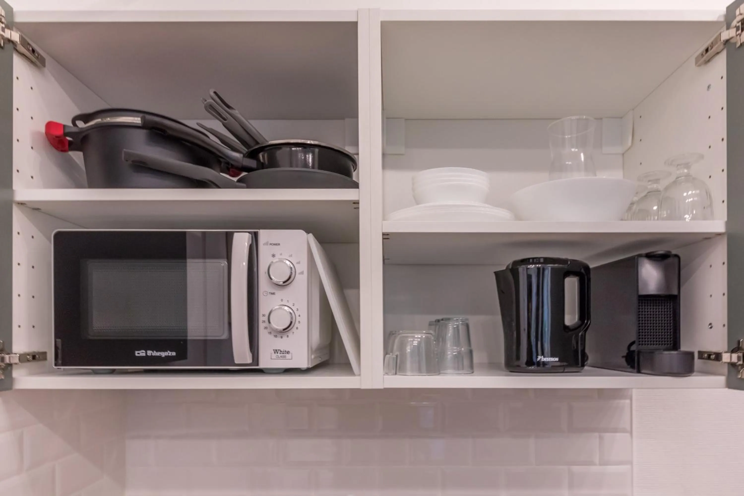 Coffee/tea facilities in WS Champs-Elysées - Colomb