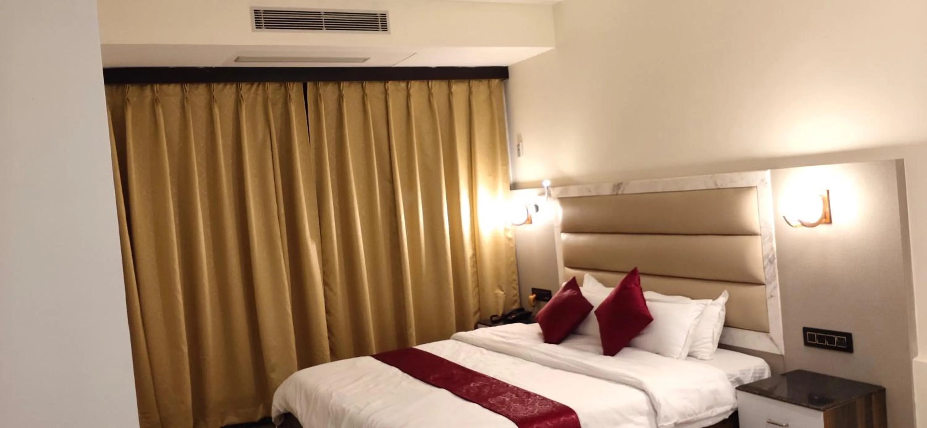 Bedroom, Bed in The Jamun Tree