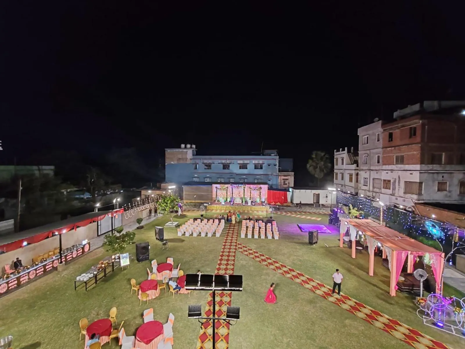 Garden in The Jamun Tree