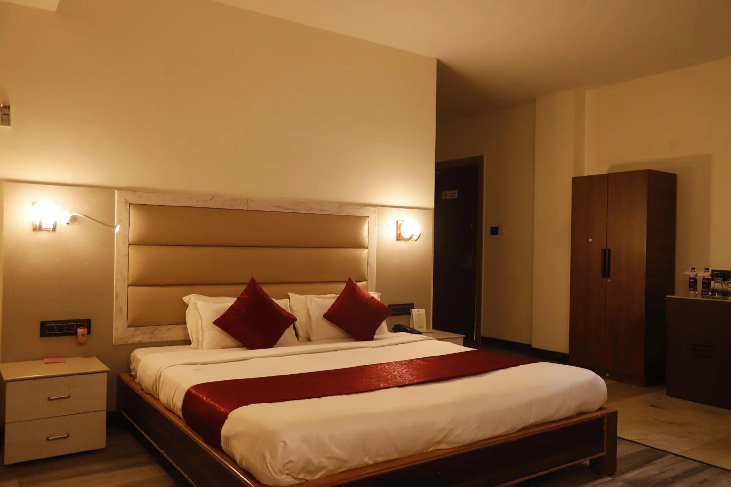 Bedroom, Bed in The Jamun Tree